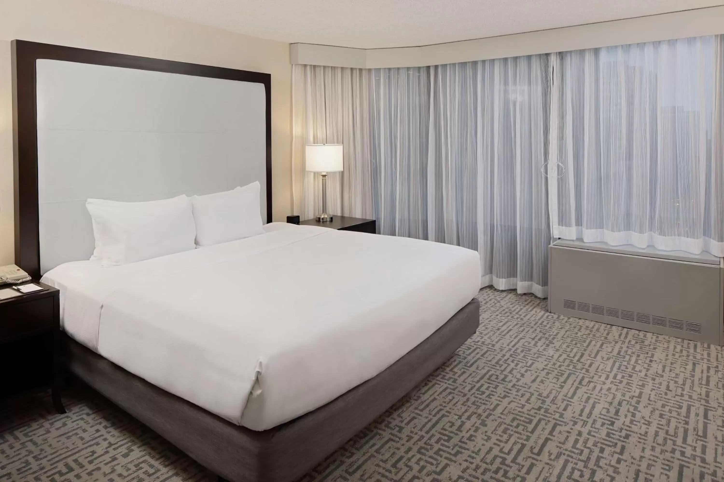 Bed in DoubleTree by Hilton Chicago Magnificent Mile