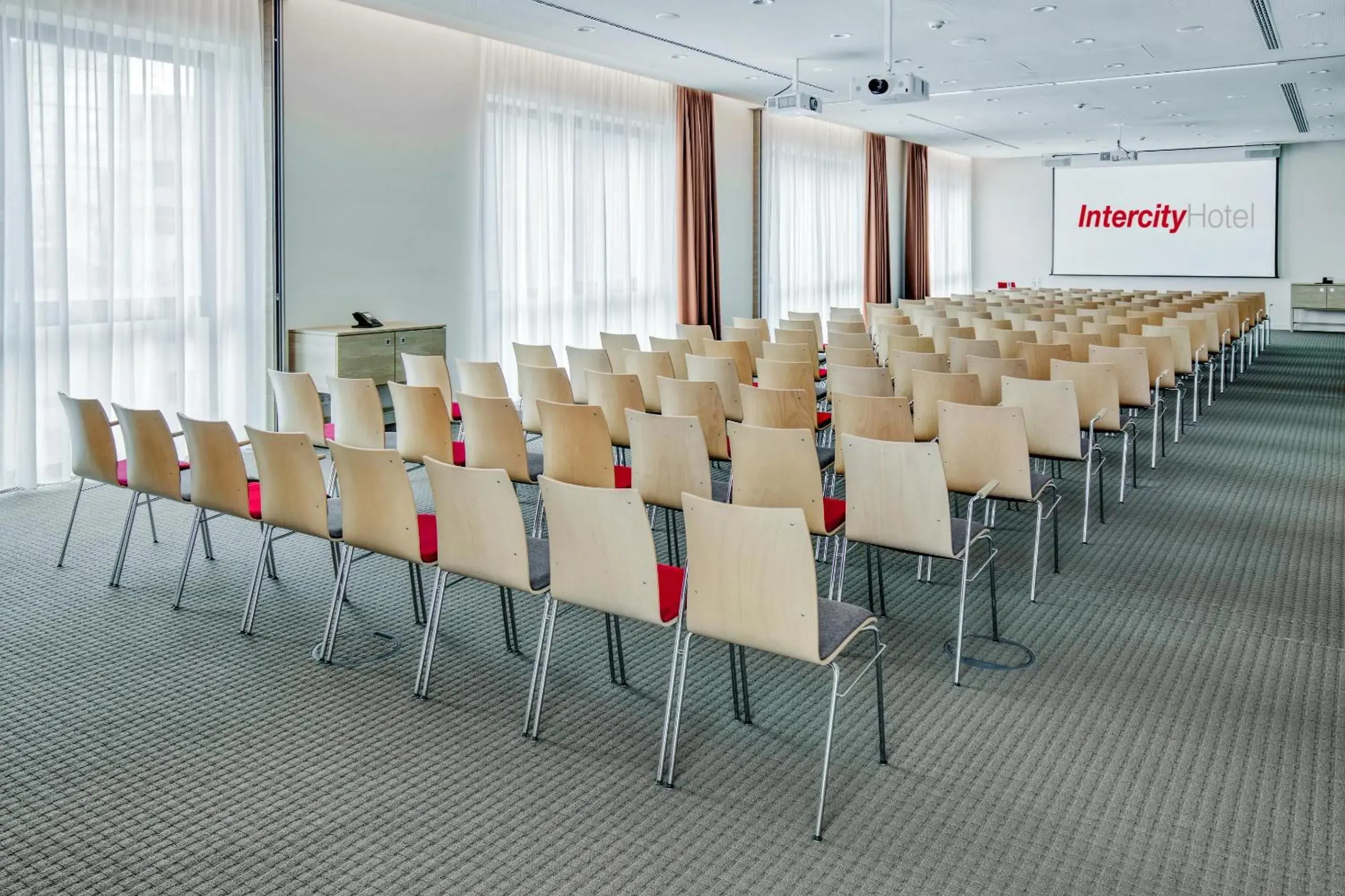 Meeting/conference room in IntercityHotel Hannover Hauptbahnhof-Ost