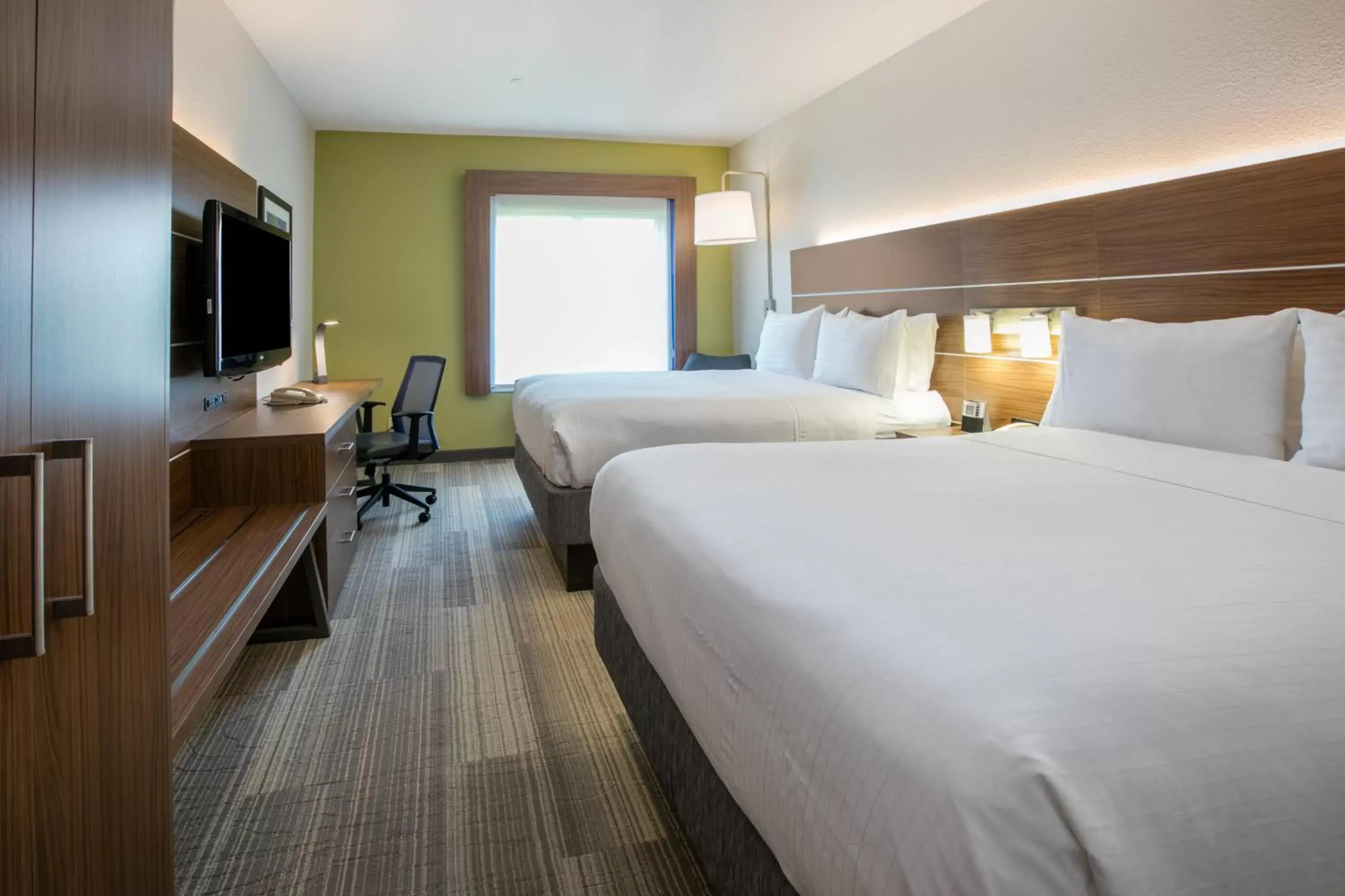 Photo of the whole room, Bed in Holiday Inn Express Hotel & Suites Dallas - Grand Prairie I-20, an IHG Hotel