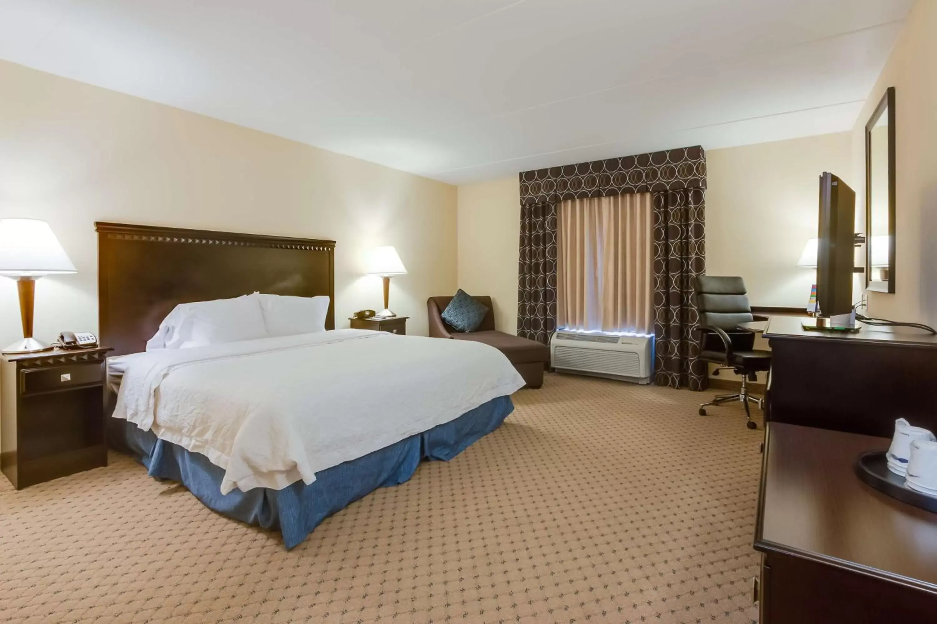 Bed in Hampton Inn & Suites Mount Juliet