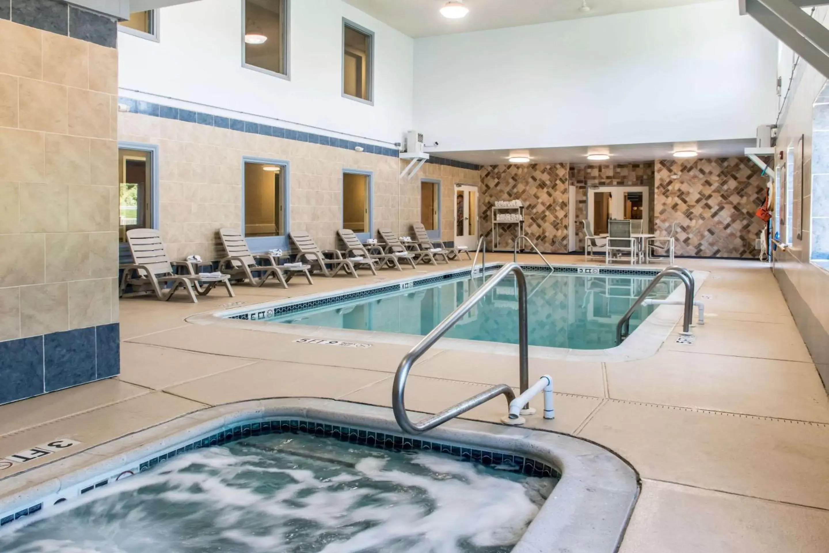 On site, Swimming Pool in Comfort Inn Lancaster County