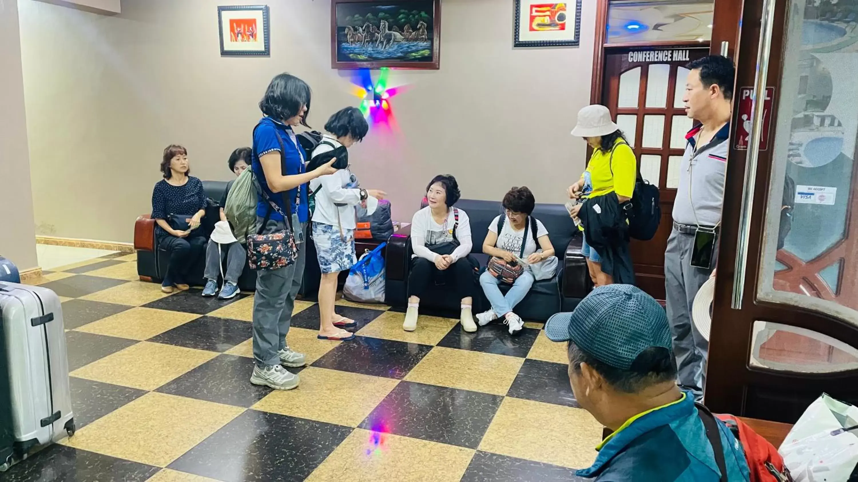 group of guests in Green Mountain Hotel