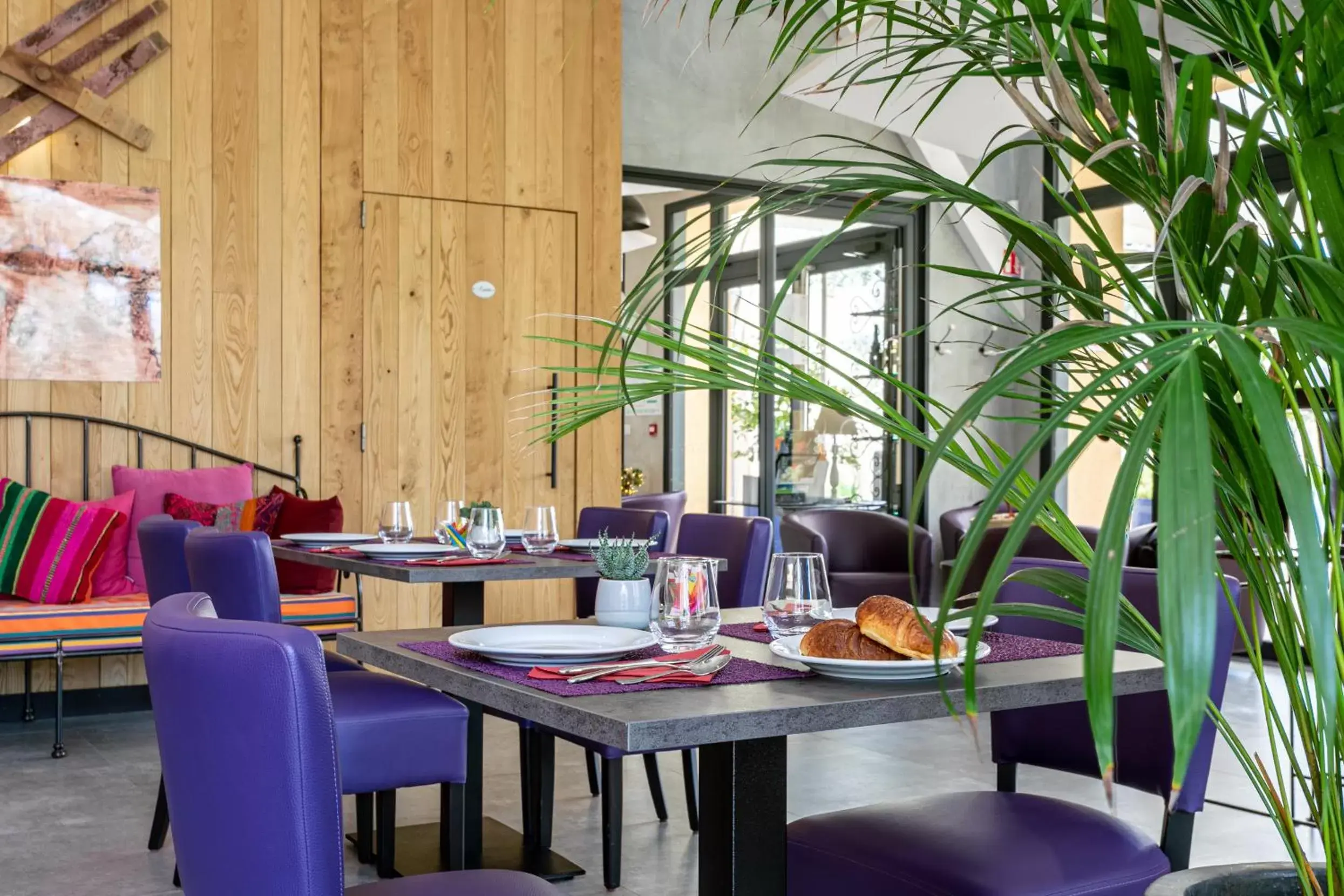 Restaurant/Places to Eat in Le Clos Saint Michel & Spa