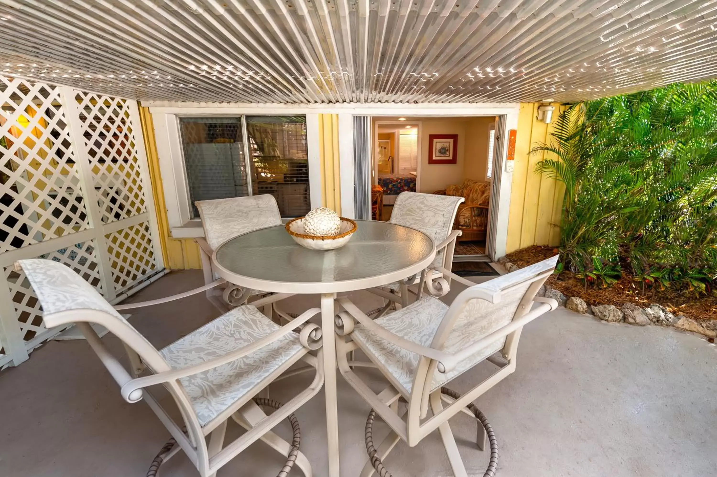 Patio in Cedar Cove Resort & Cottages