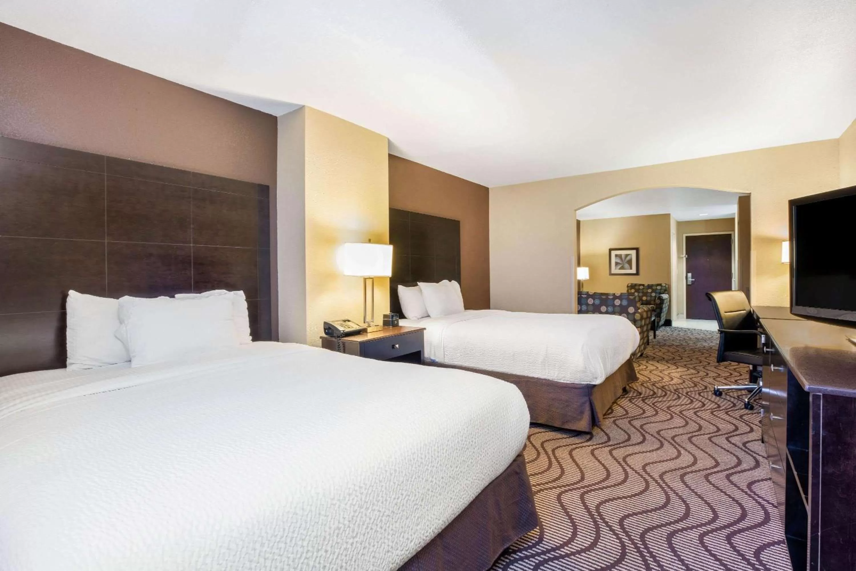 Photo of the whole room, Bed in La Quinta by Wyndham Meridian / Boise West