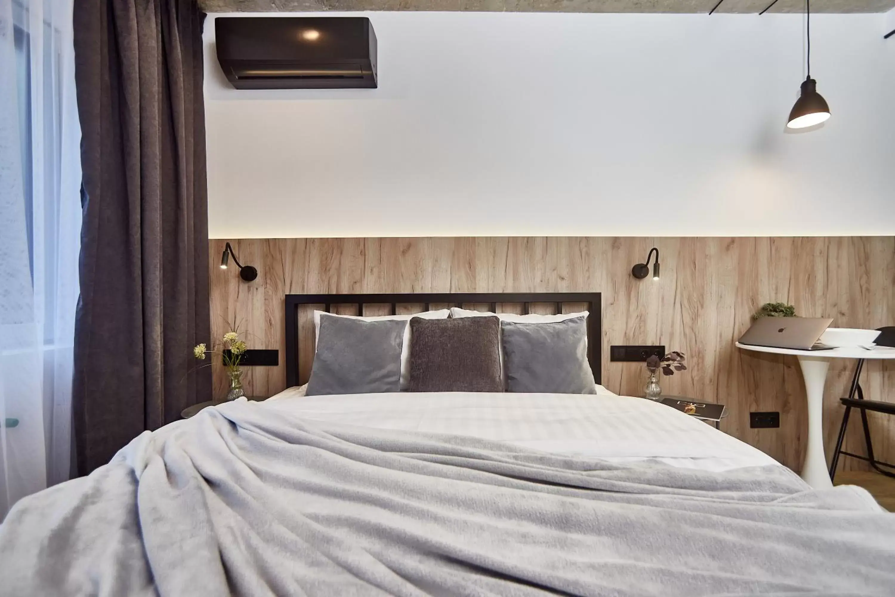 Queen Room with Garden View in City Rooms Arcadia Self Check-In Queen Room with Garden View in City Rooms Arcadia Self Check-In