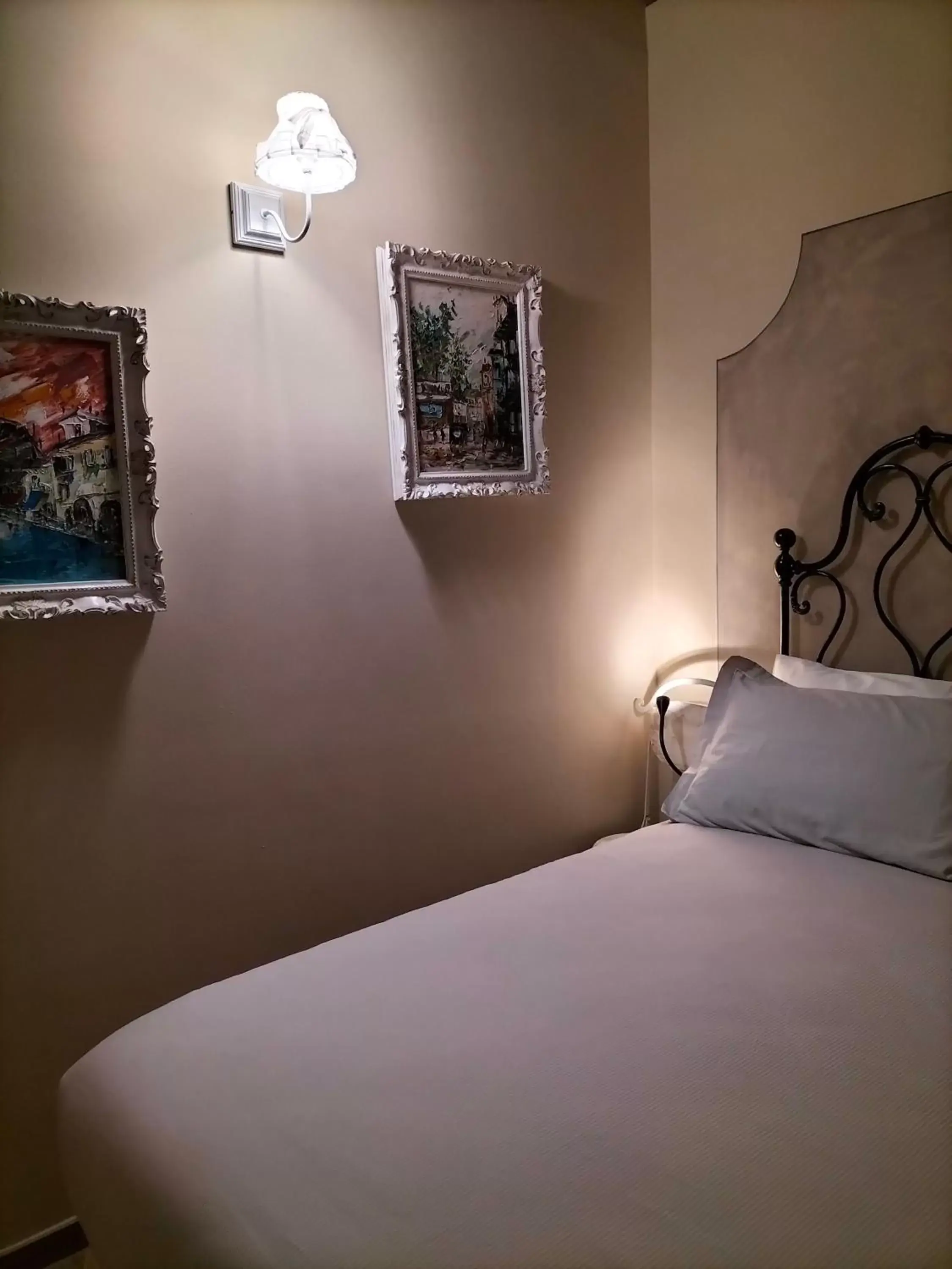 Photo of the whole room, Bed in B&B SASSO DI ROCCA