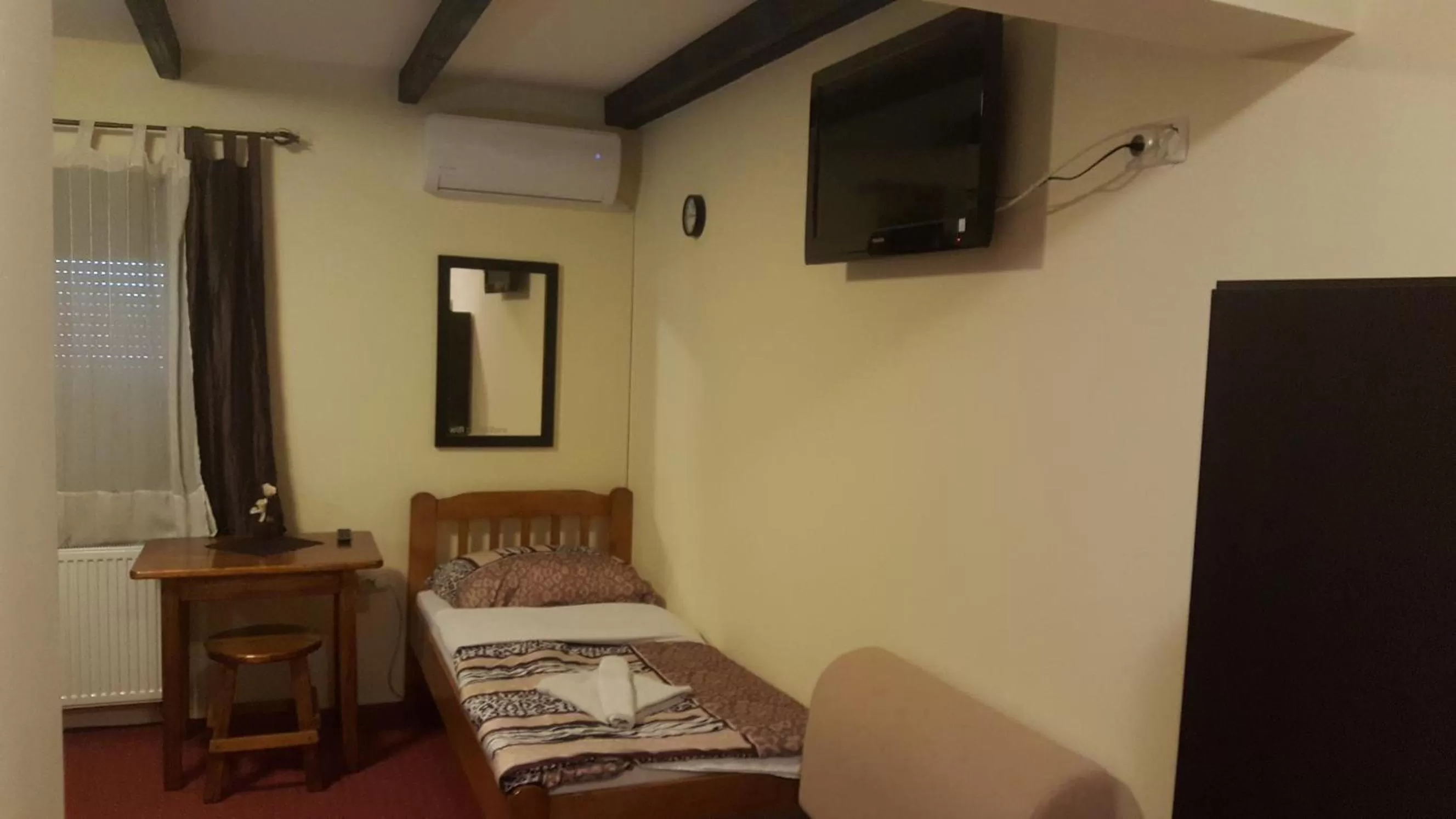 Bed in Valpovački dvori B&B