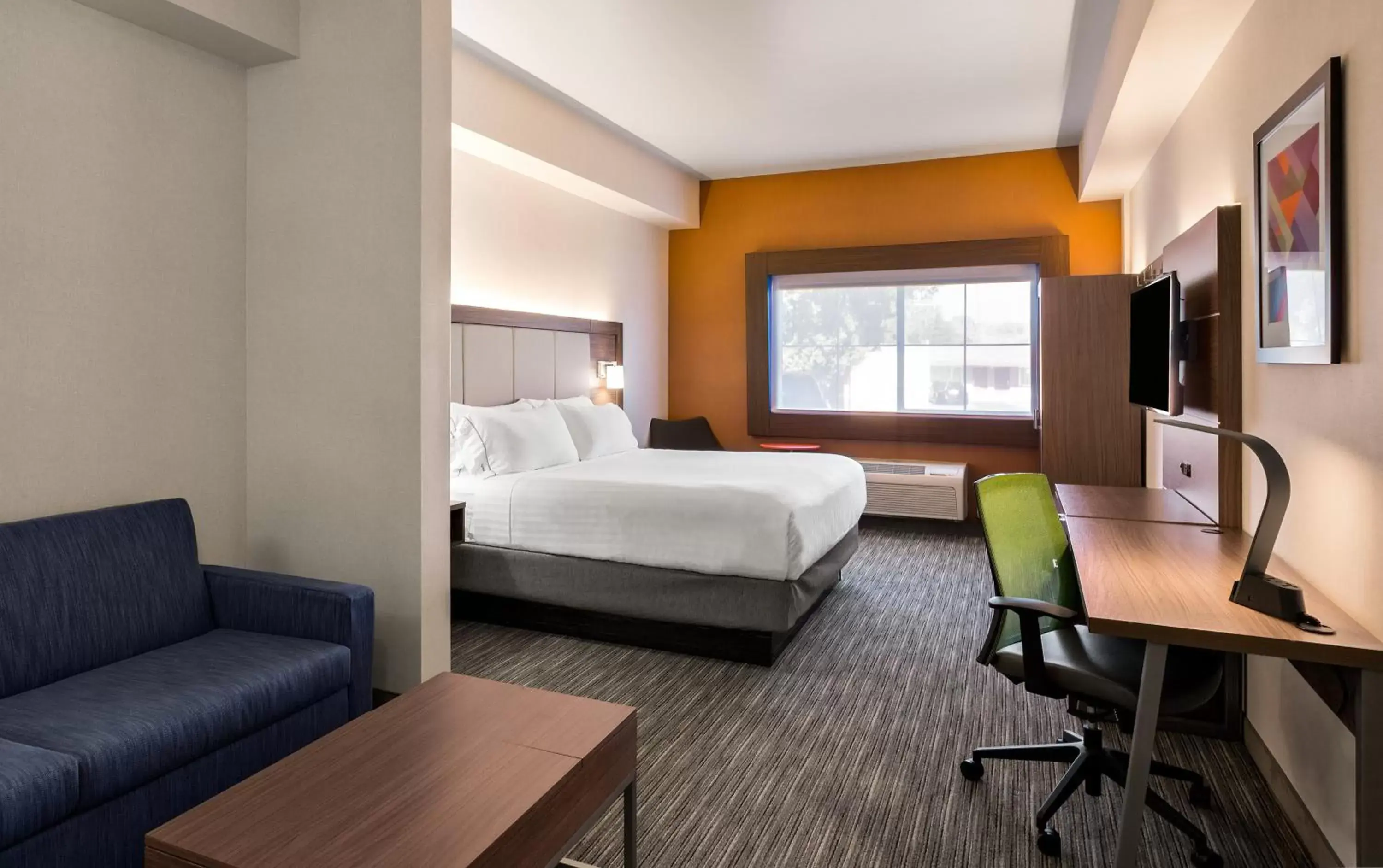 Photo of the whole room in Holiday Inn Express Hotel & Suites Oroville Southwest, an IHG Hotel