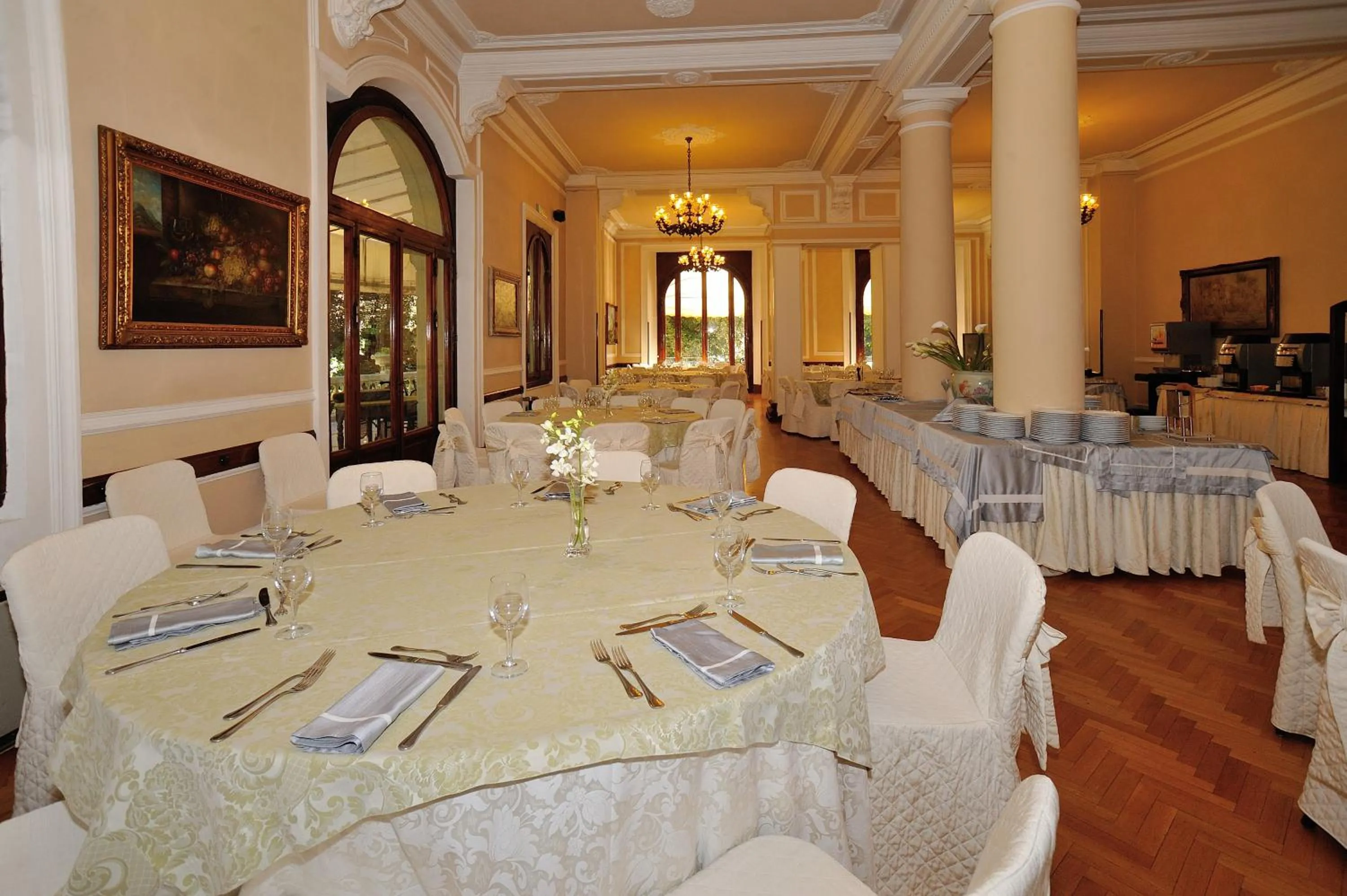 Restaurant/places to eat in Grand Hotel Tettuccio