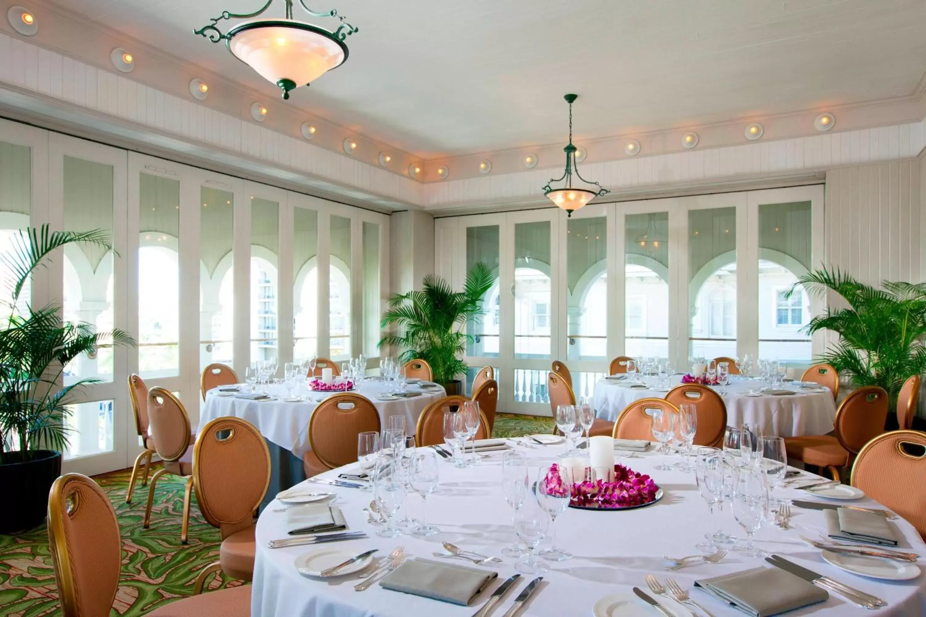 Meeting/conference room, Restaurant/Places to Eat in Moana Surfrider, A Westin Resort & Spa, Waikiki Beach