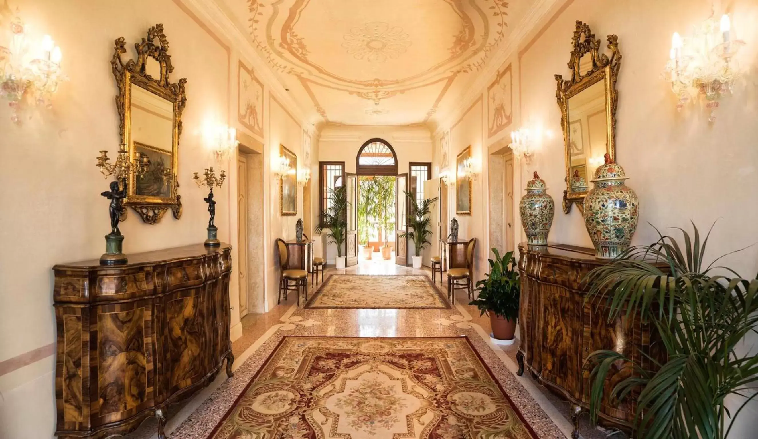 Facade/entrance, Lobby/Reception in Hotel Villa Barbarich Venice Mestre