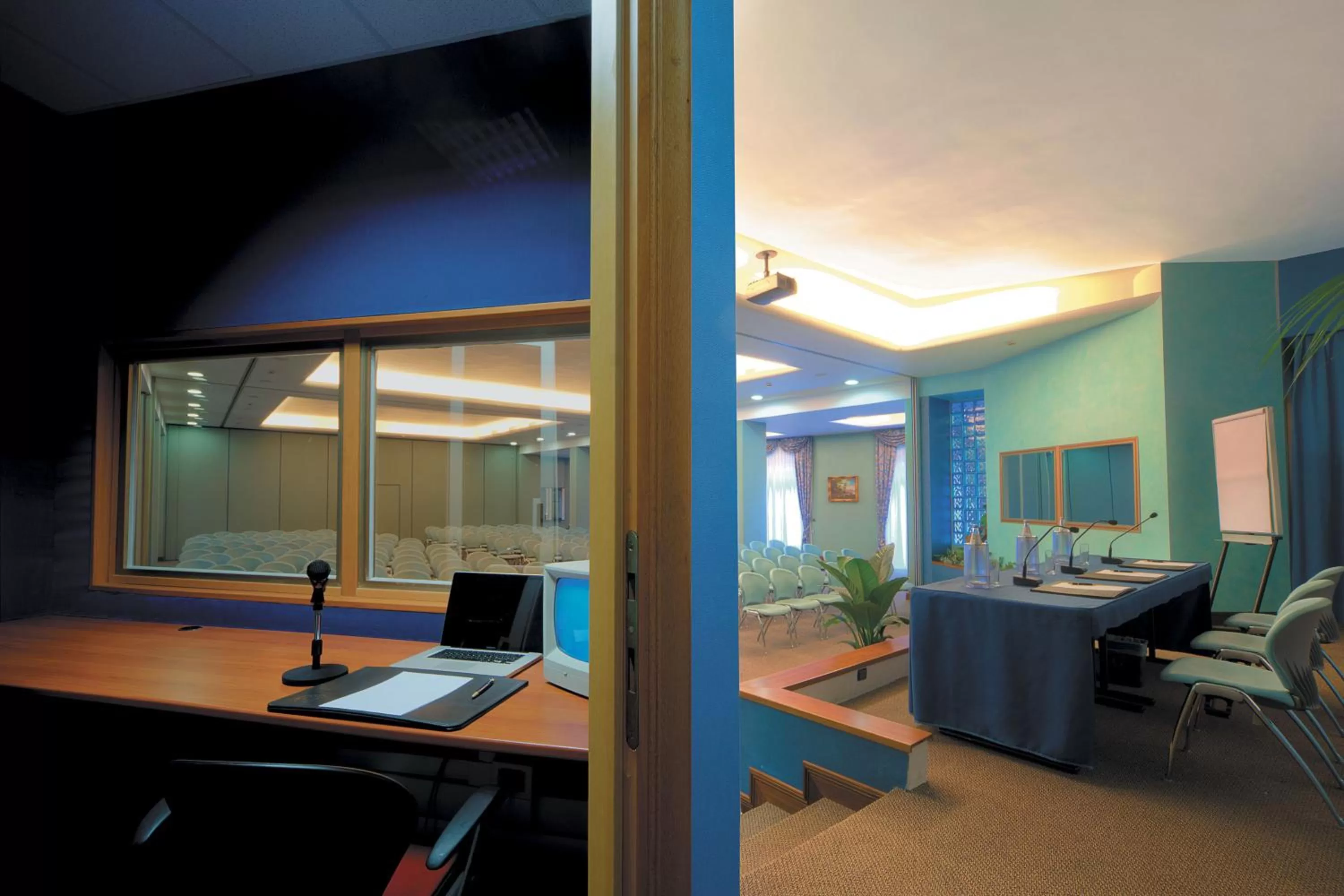 Business facilities in Ele Green Park Hotel Pamphili