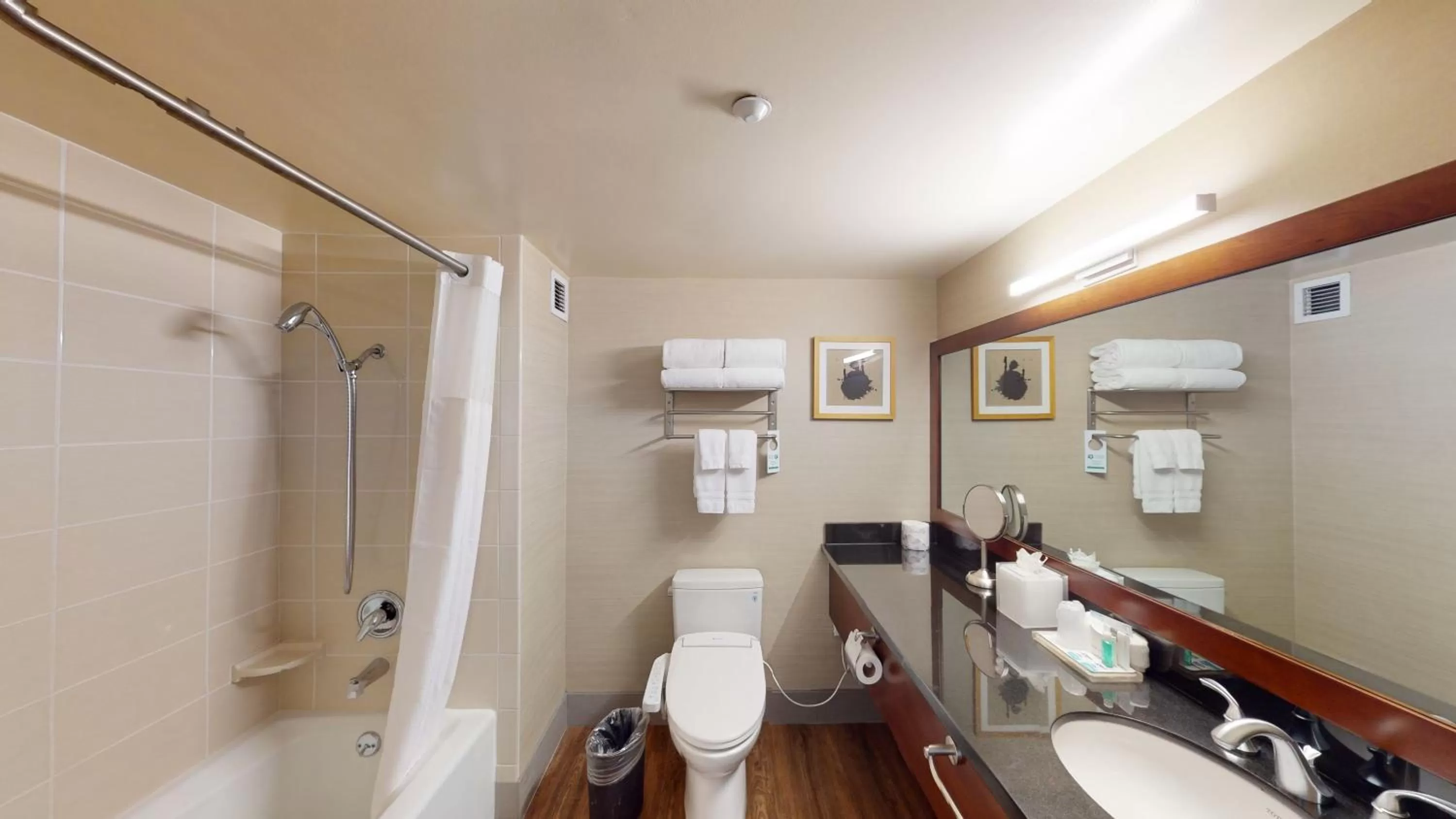 Bathroom in Miyako Hotel Los Angeles