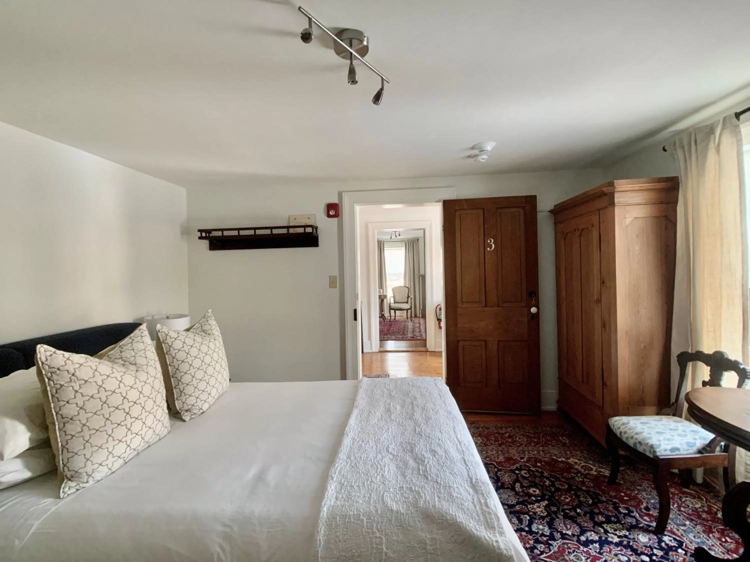 Bed in Woodbourne Inn