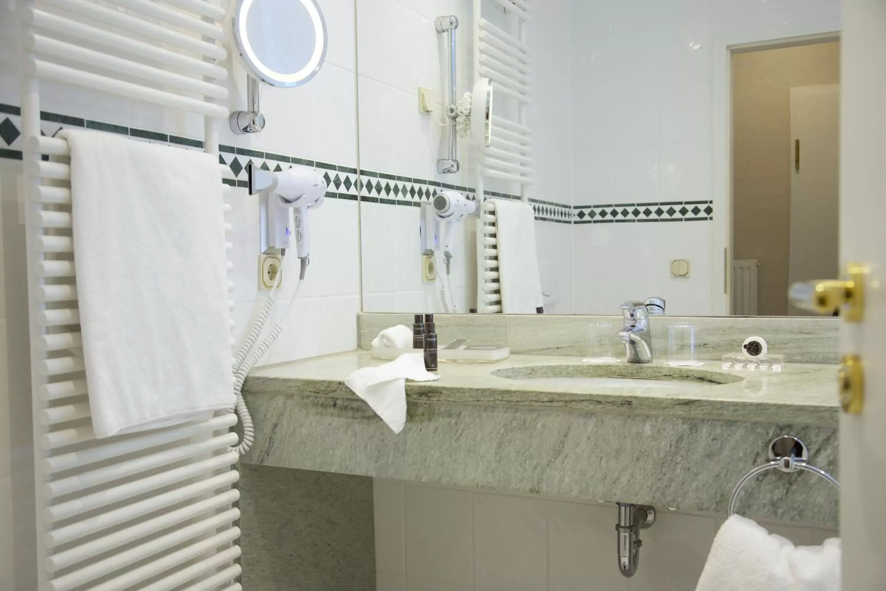 Bathroom in Steigenberger Hotel Der Sonnenhof