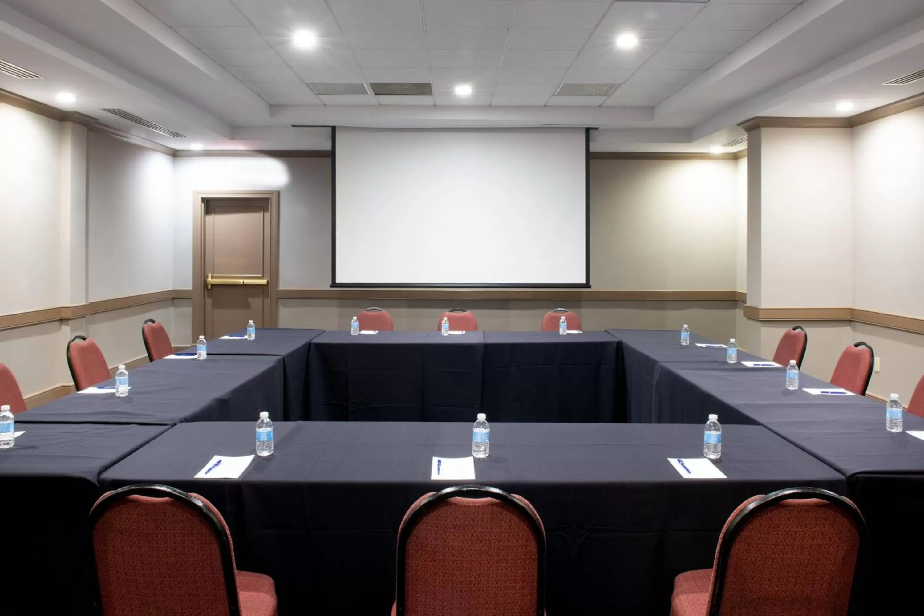 Meeting/conference room, Business Area/Conference Room in Delta Hotels by Marriott Detroit Metro Airport
