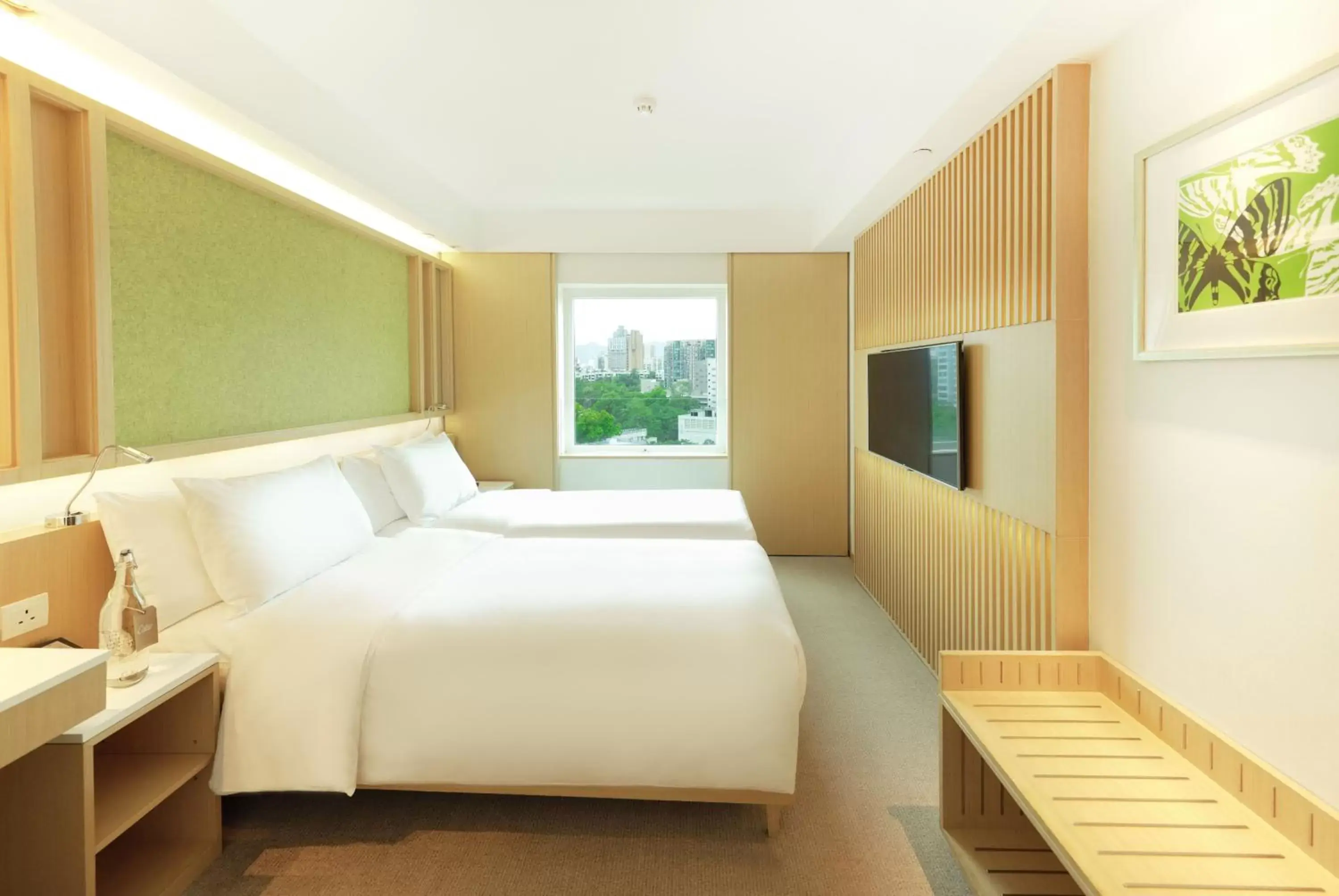 Bed in Eaton HK