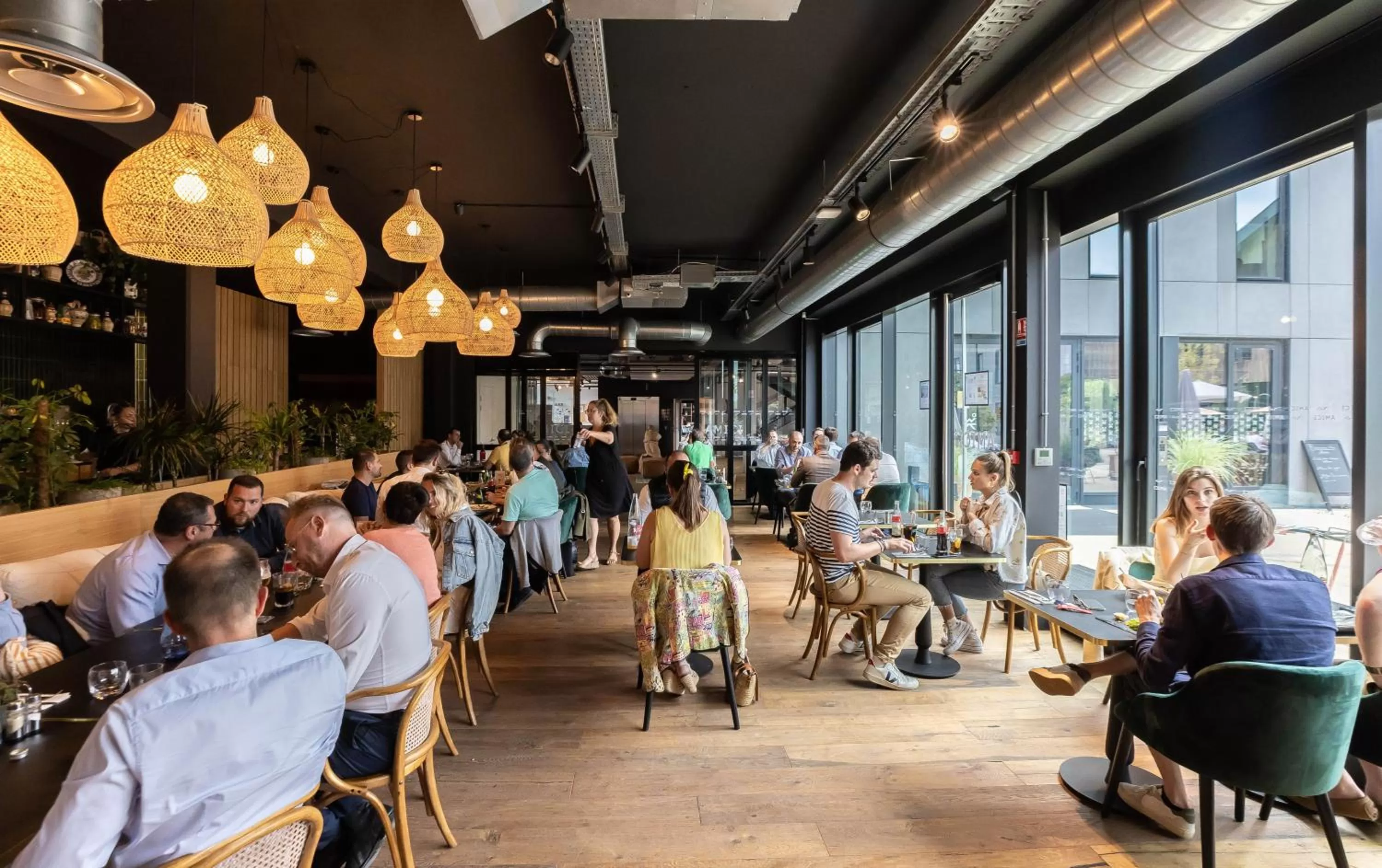 Restaurant/places to eat in Coloft