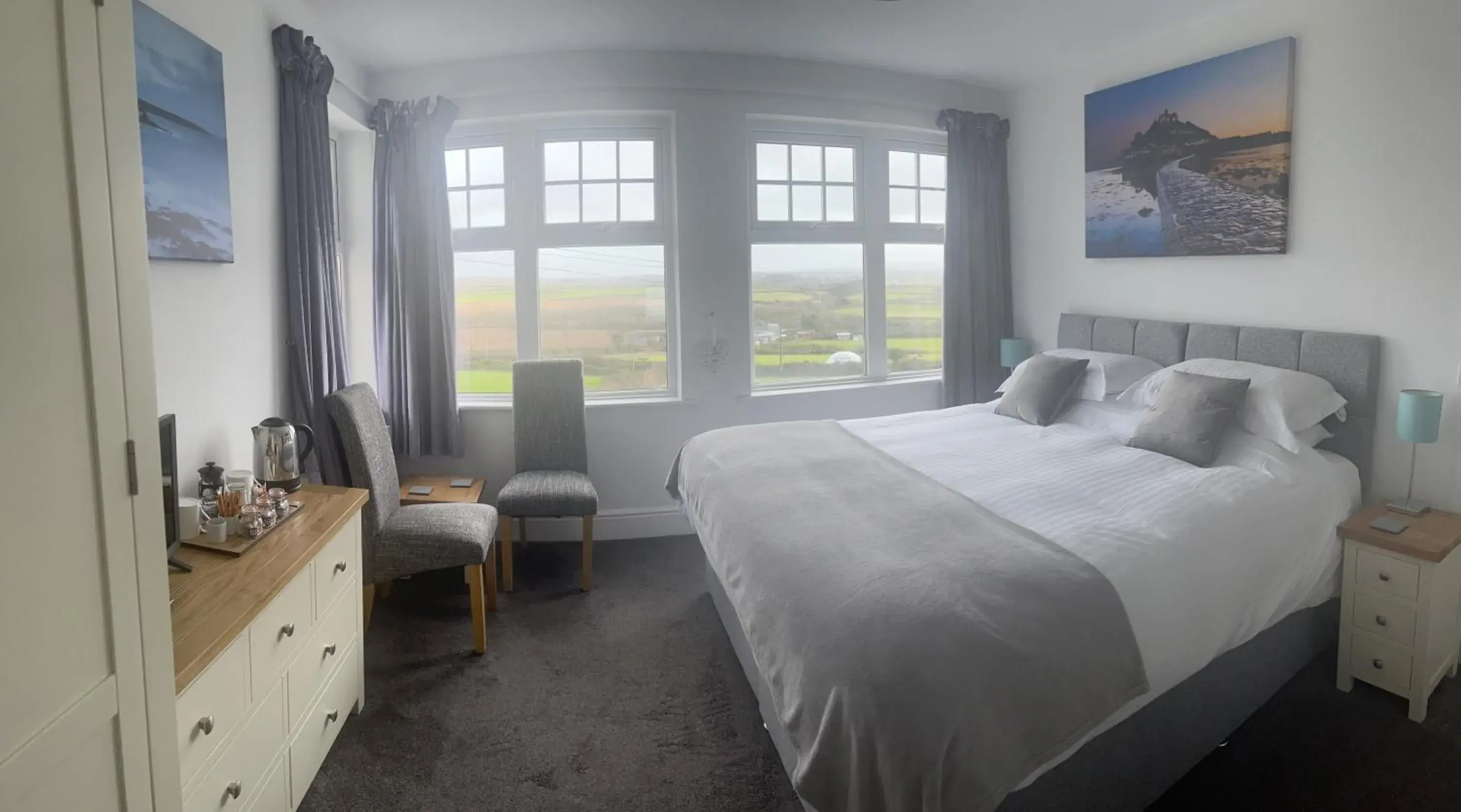 Bed in Beacon Country House Hotel & Luxury Shepherd Huts