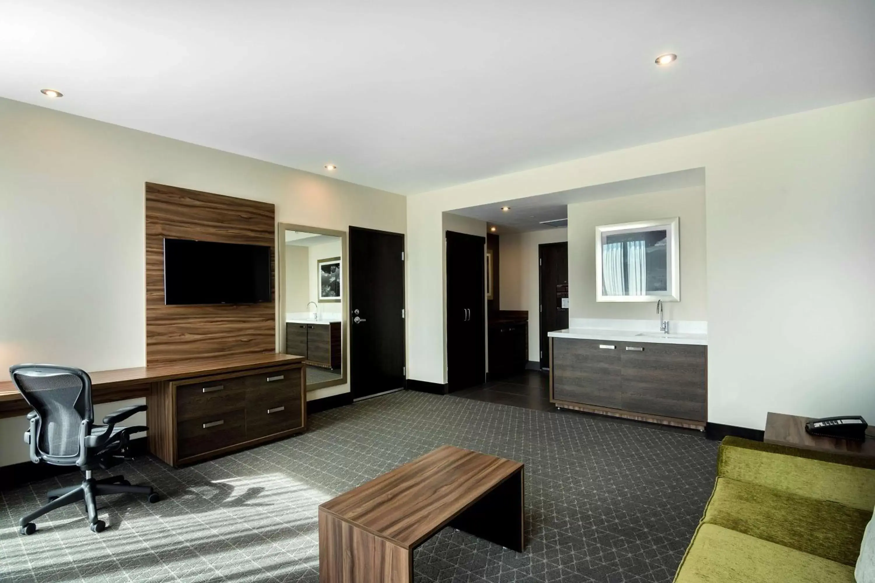 Bedroom, Seating Area in Hilton Garden Inn Aguascalientes