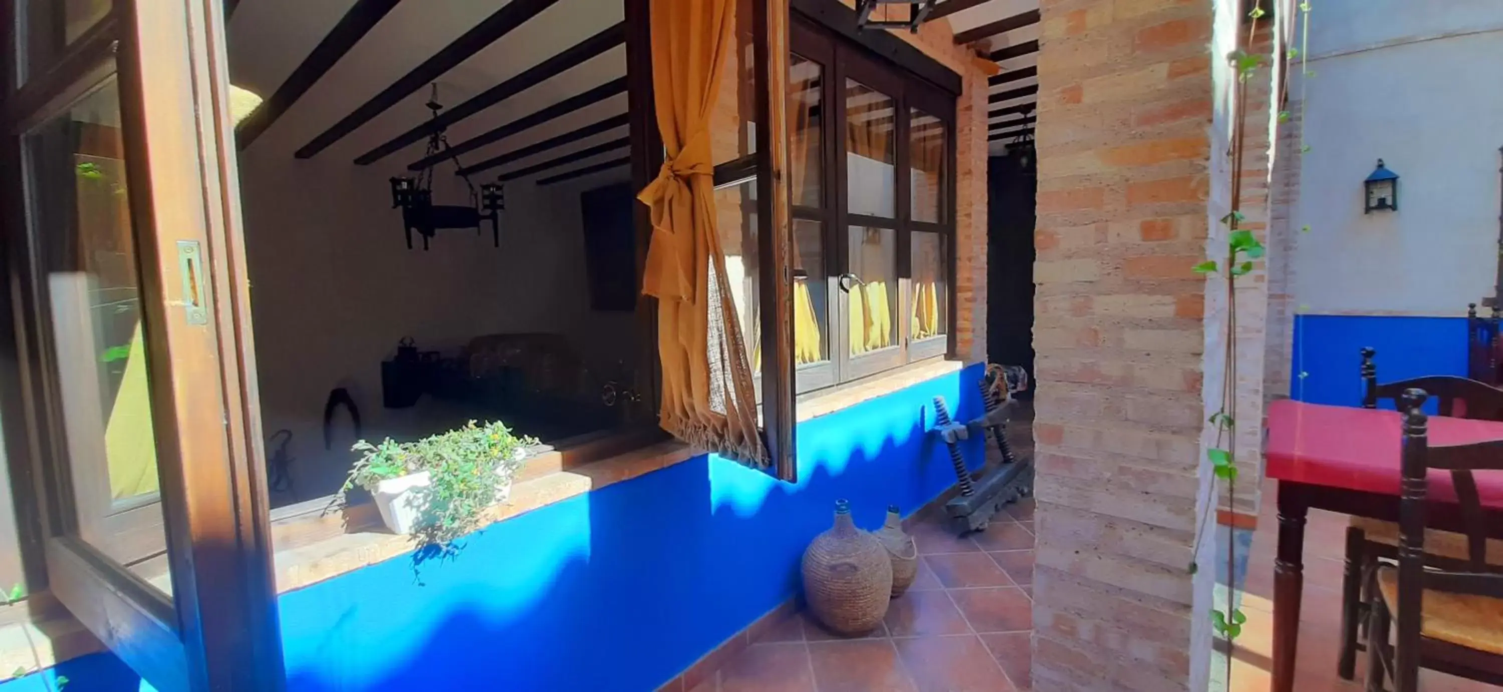 Swimming Pool in Hotel Rural Posada Los Caballeros