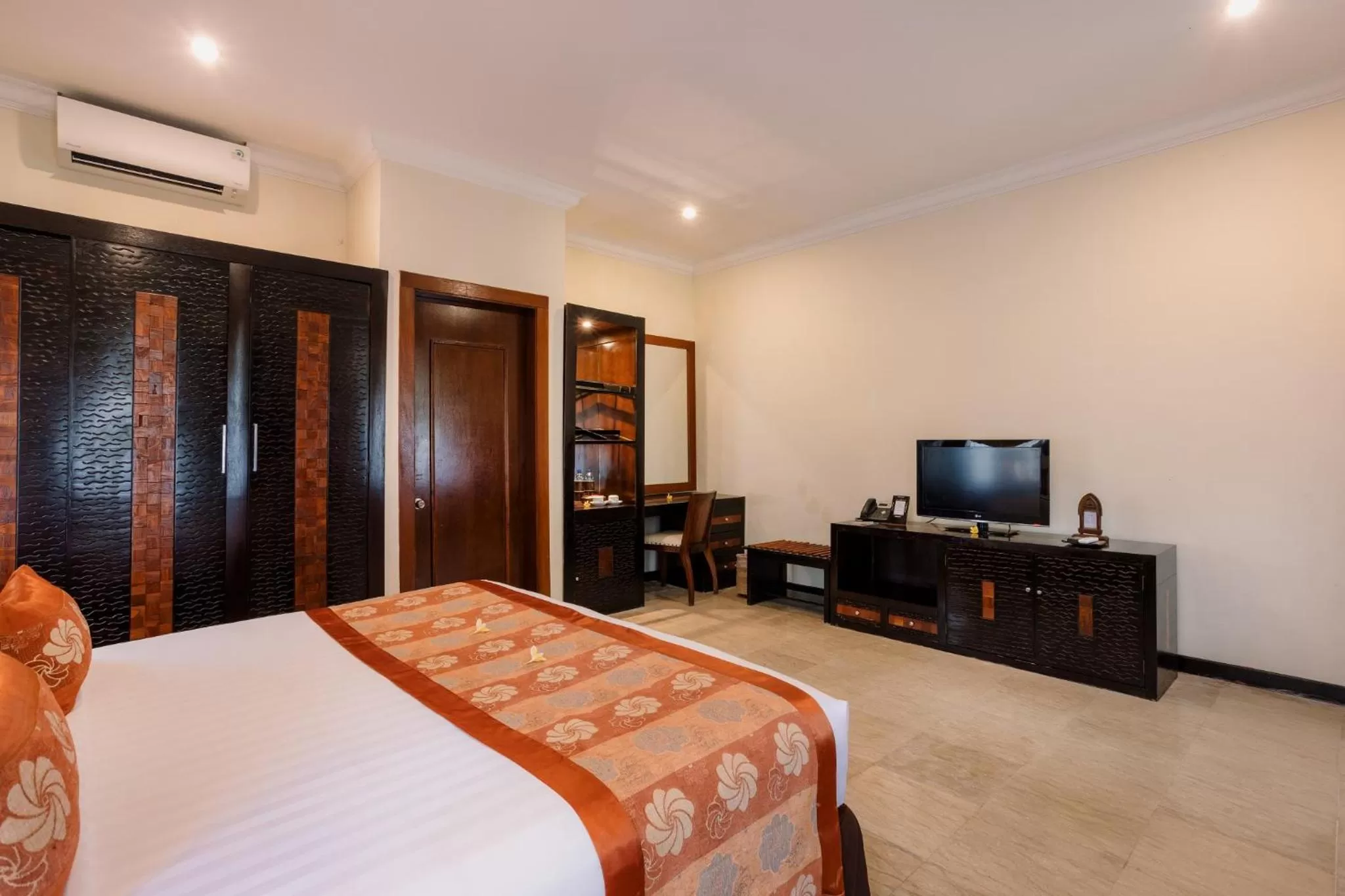 TV and multimedia, Bed in Ombak Sunset