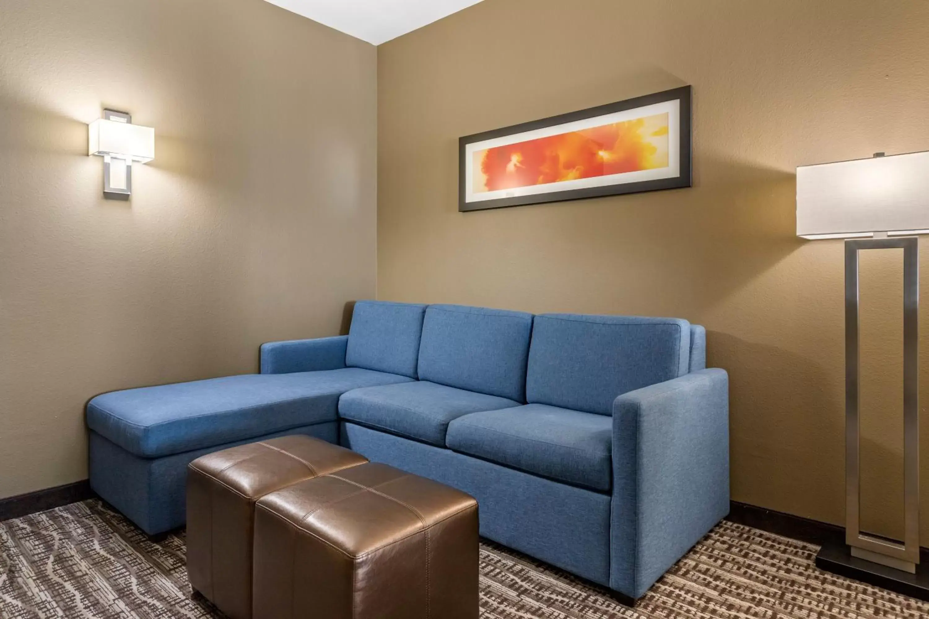Seating Area in Comfort Suites Northwest Houston At Beltway 8