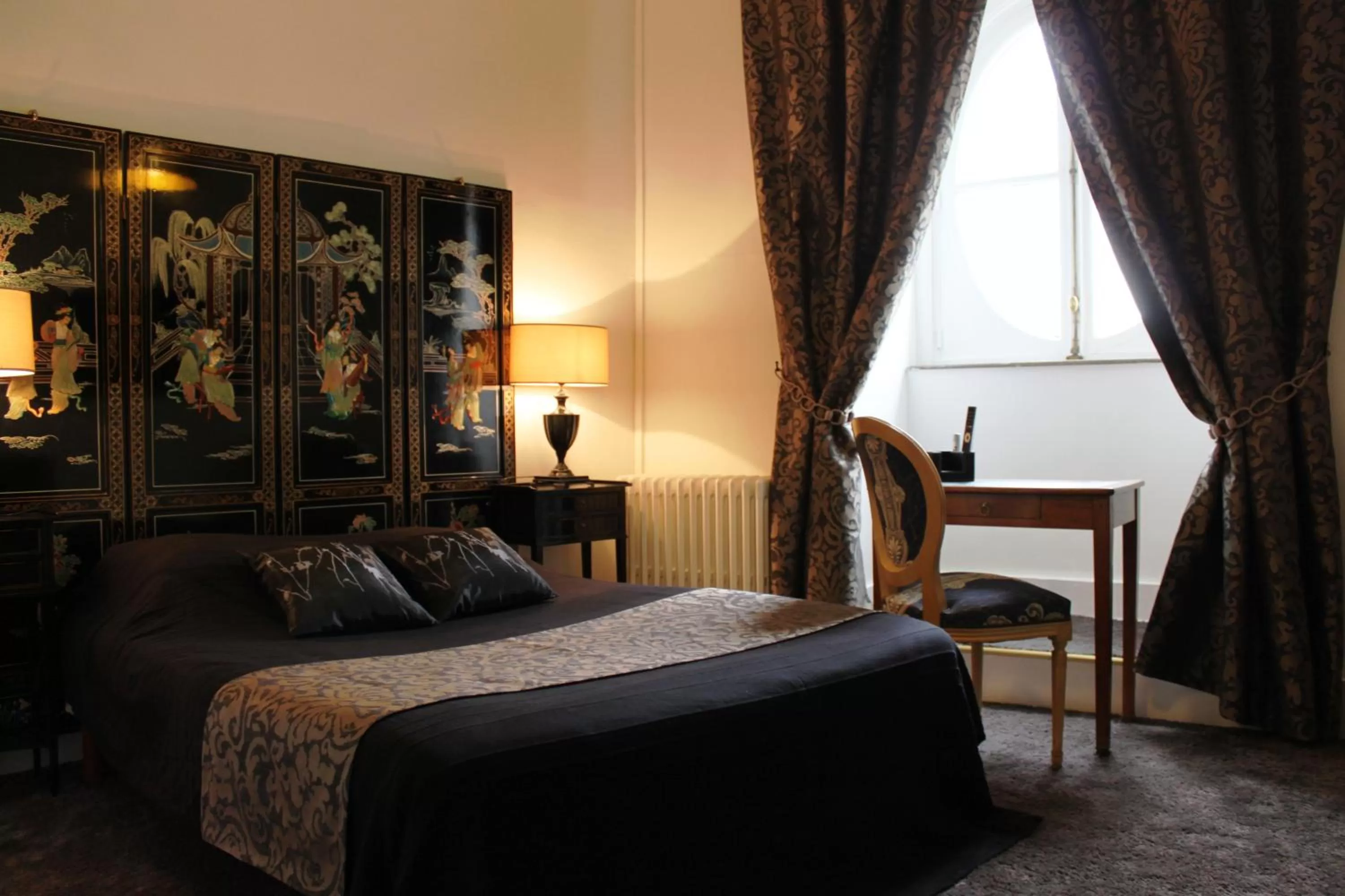 Photo of the whole room, Bed in Résidence et Chambres d'Hôtes de La Porte d'Arras