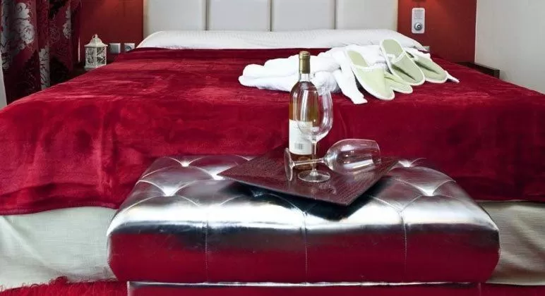 Food and drinks, Bed in Hotel Konaki