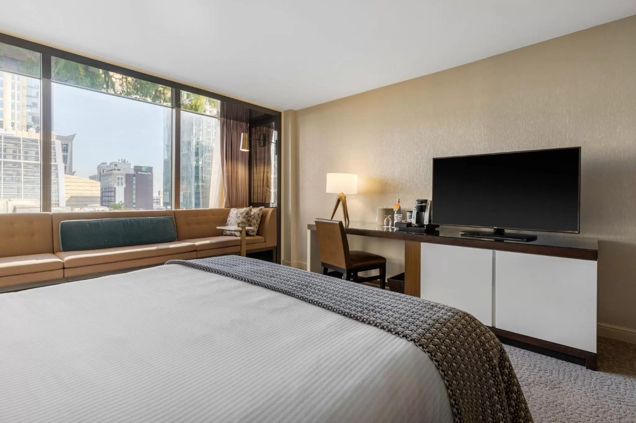 Bedroom, Bed in Omni Charlotte Hotel