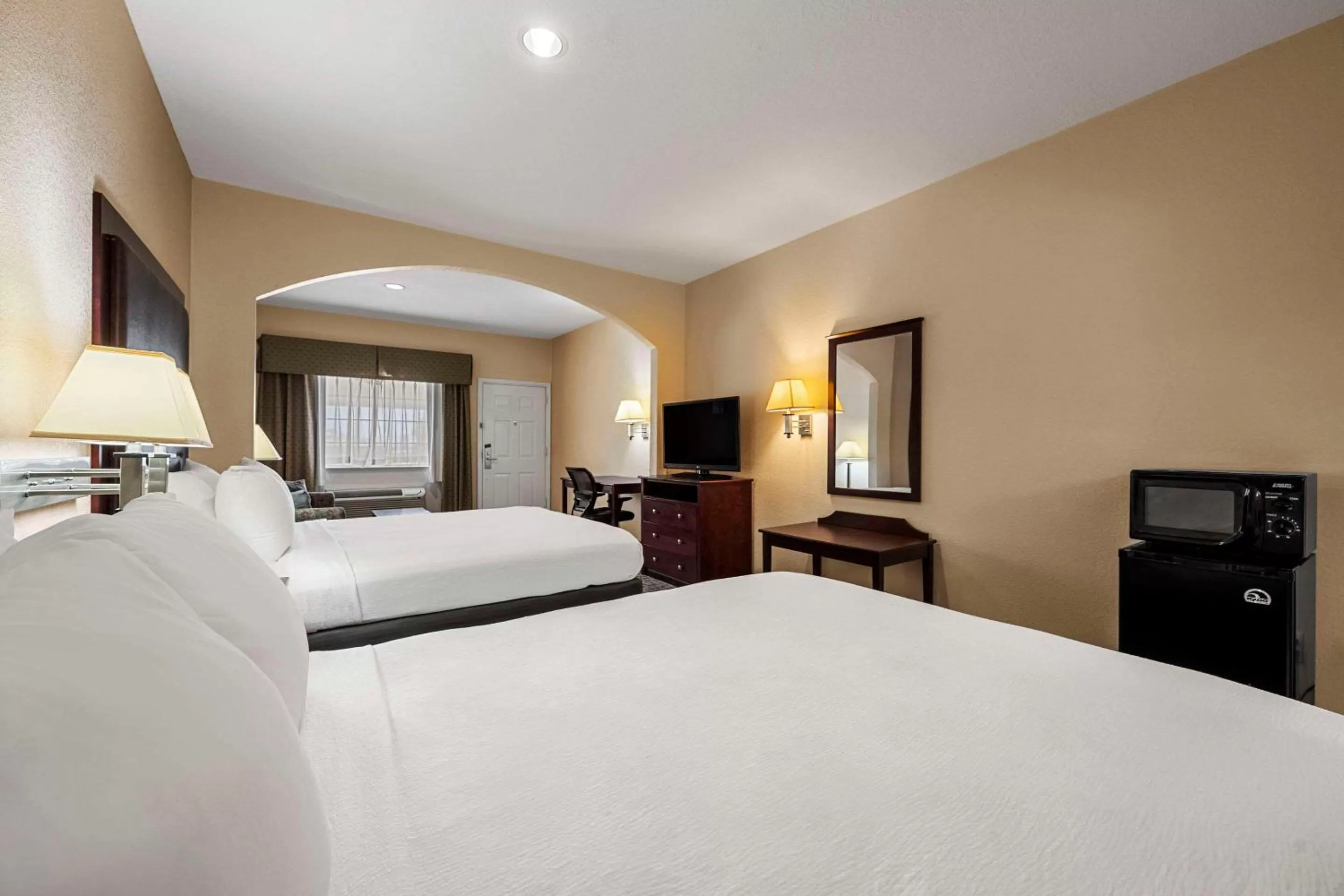 Bedroom, Bed in Quality Inn & Suites Houston Northwest - Cypress