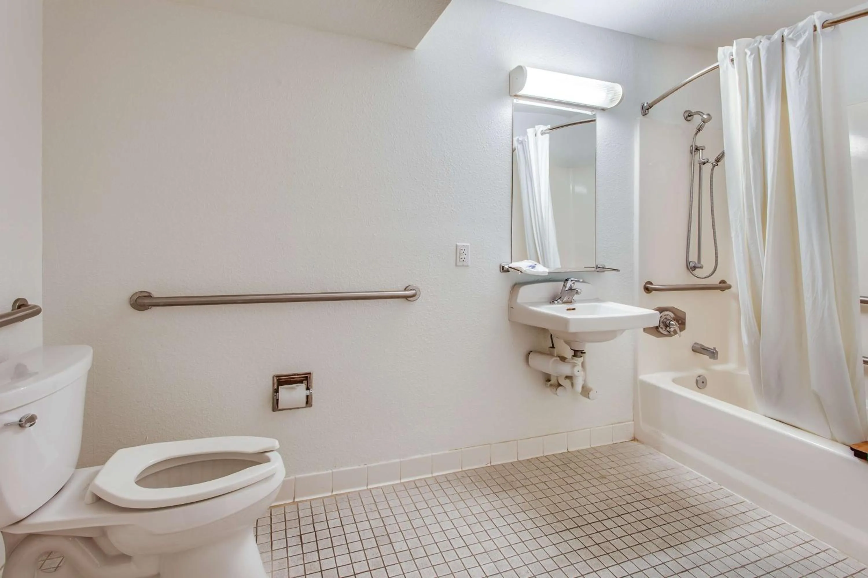 Shower in Motel 6-Vacaville, CA