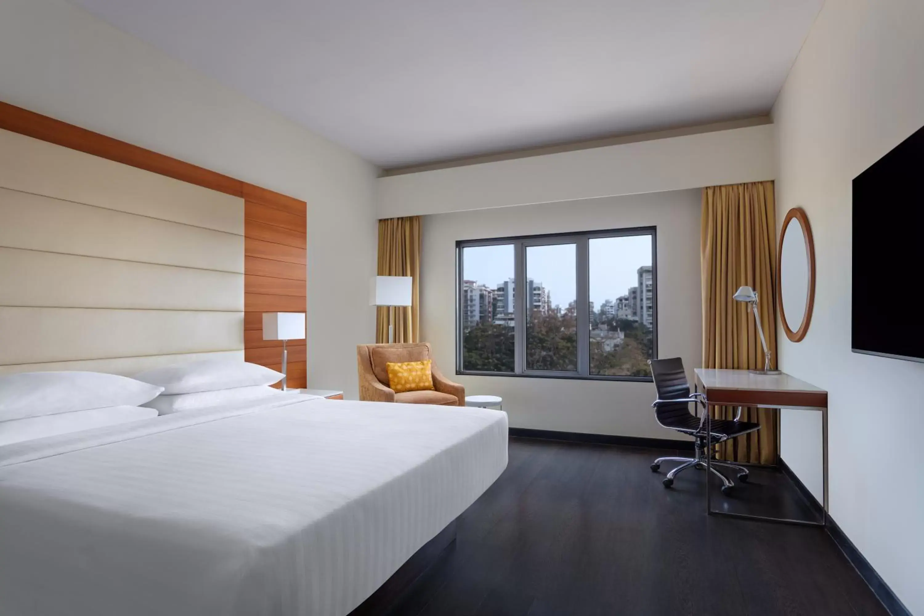 Bedroom in Surat Marriott Hotel