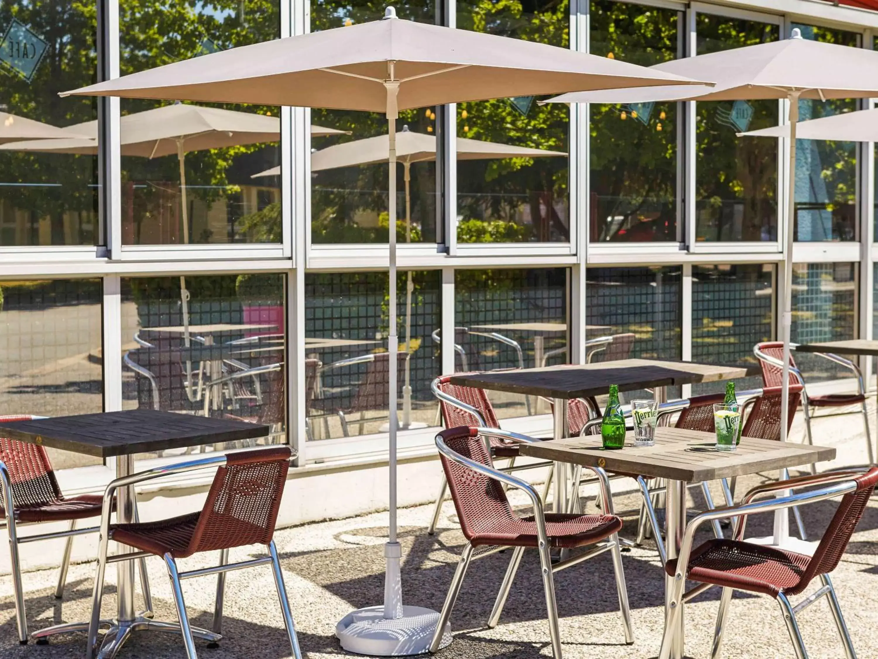 Restaurant/Places to Eat in ibis Chartres Ouest Luce