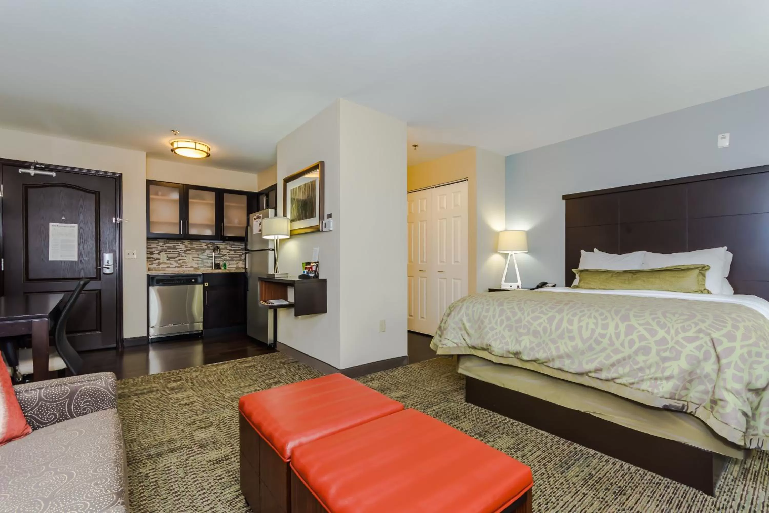 Queen Studio Suite - Hearing Accessible/ Non-Smoking in Staybridge Suites Grand Forks, an IHG Hotel