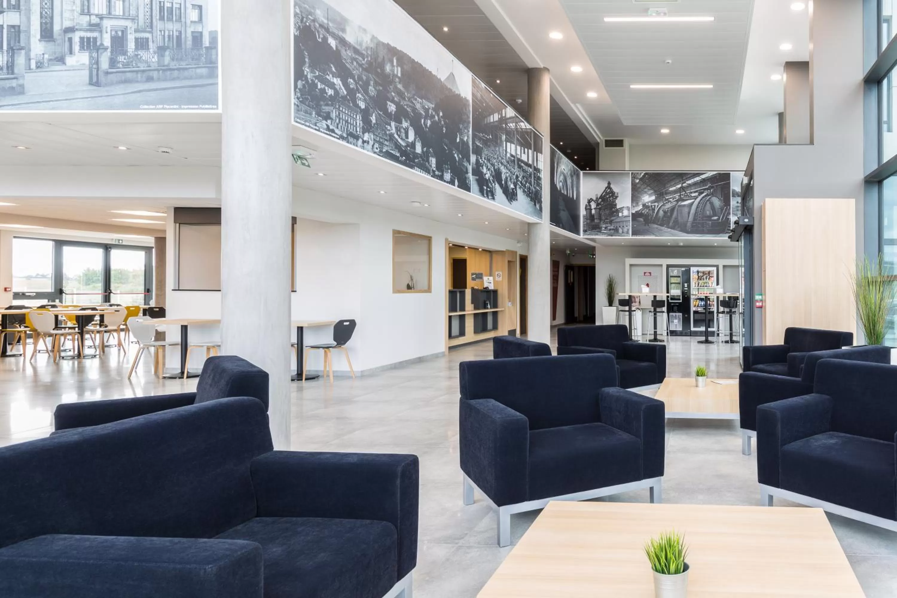 Communal lounge/ TV room in B&B HOTEL Longwy Porte du Luxembourg