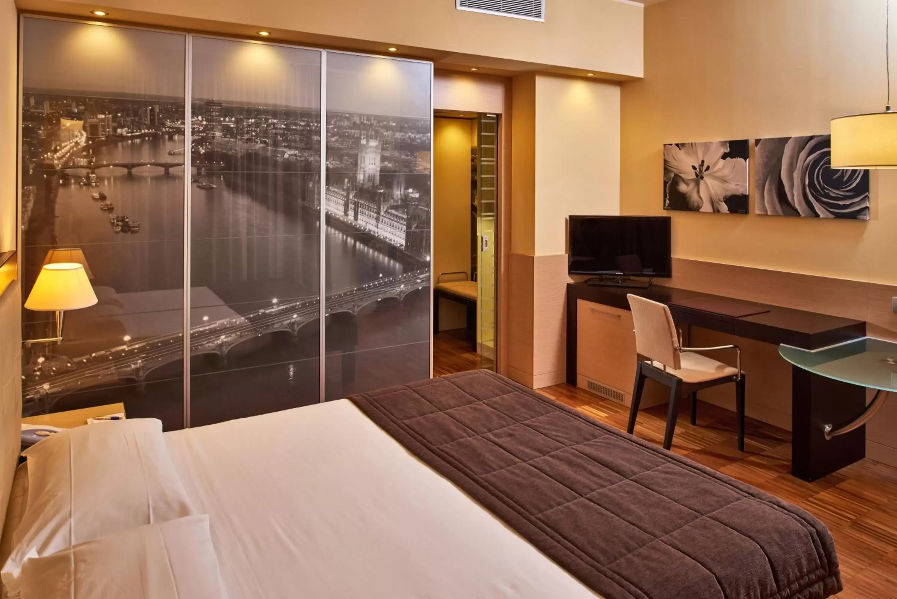 Superior Double or Twin Room in Hotel Cruise