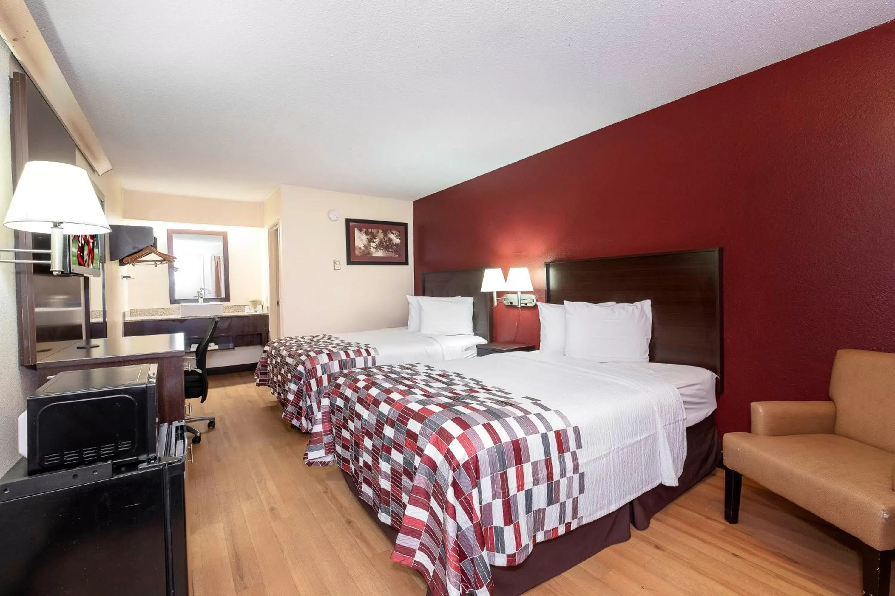 Photo of the whole room, Room Photo in Red Roof Inn Atlanta - Smyrna/Ballpark