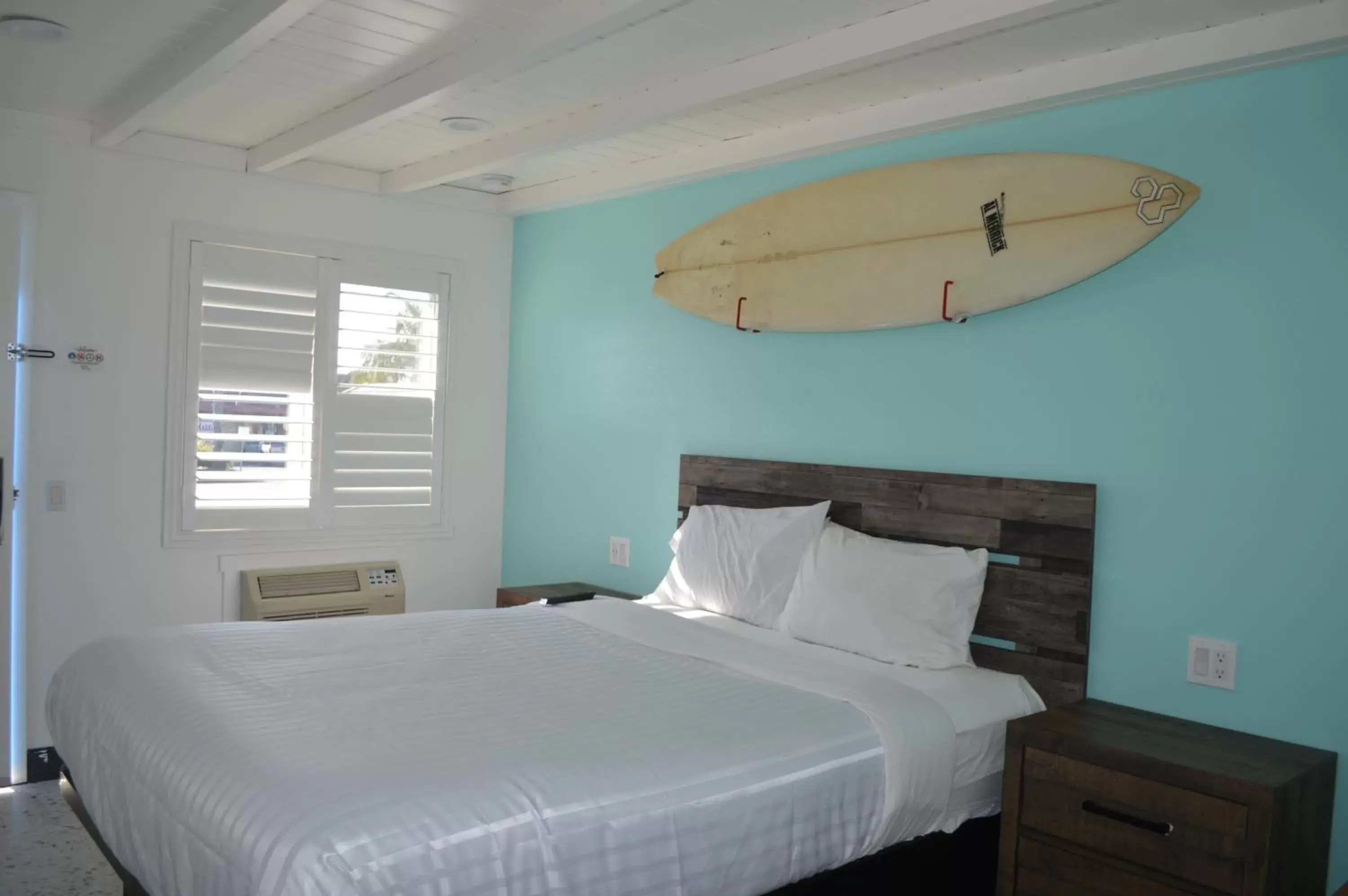 Bed in Calafia Inn San Clemente Newly renovated