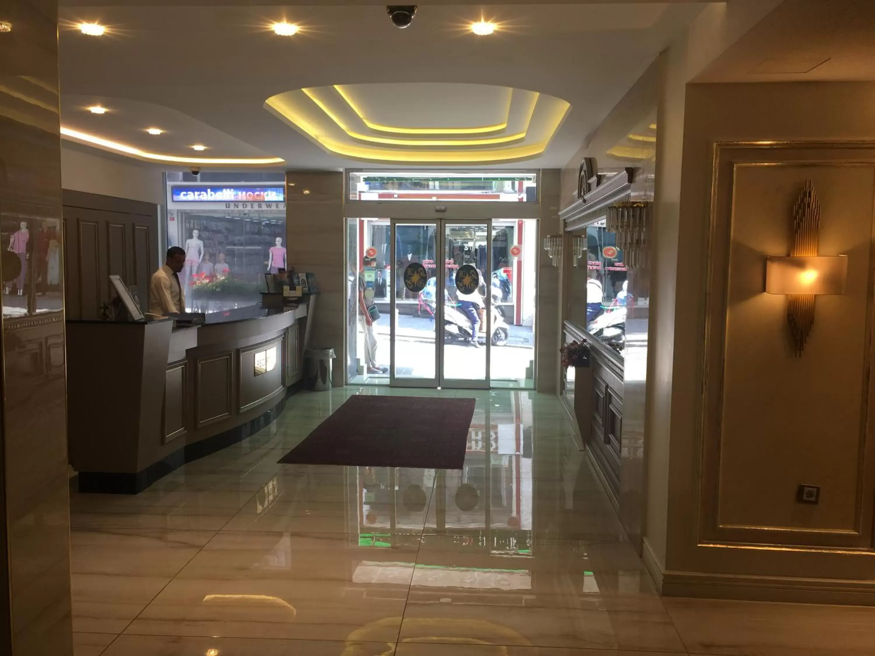 Lobby or reception in Laleli Gonen Hotel