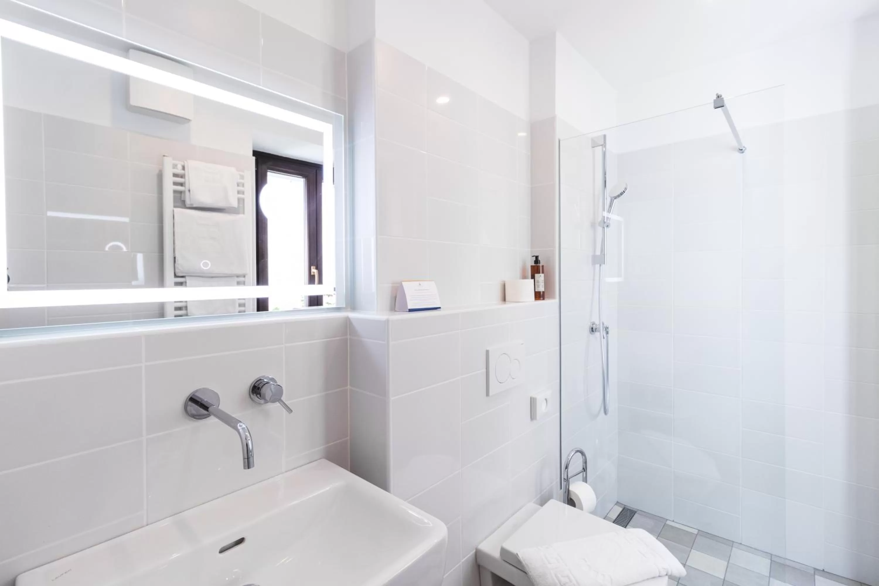 Shower in Second Life in Piran - Hotel Zala Piran with private parking and shuttle service