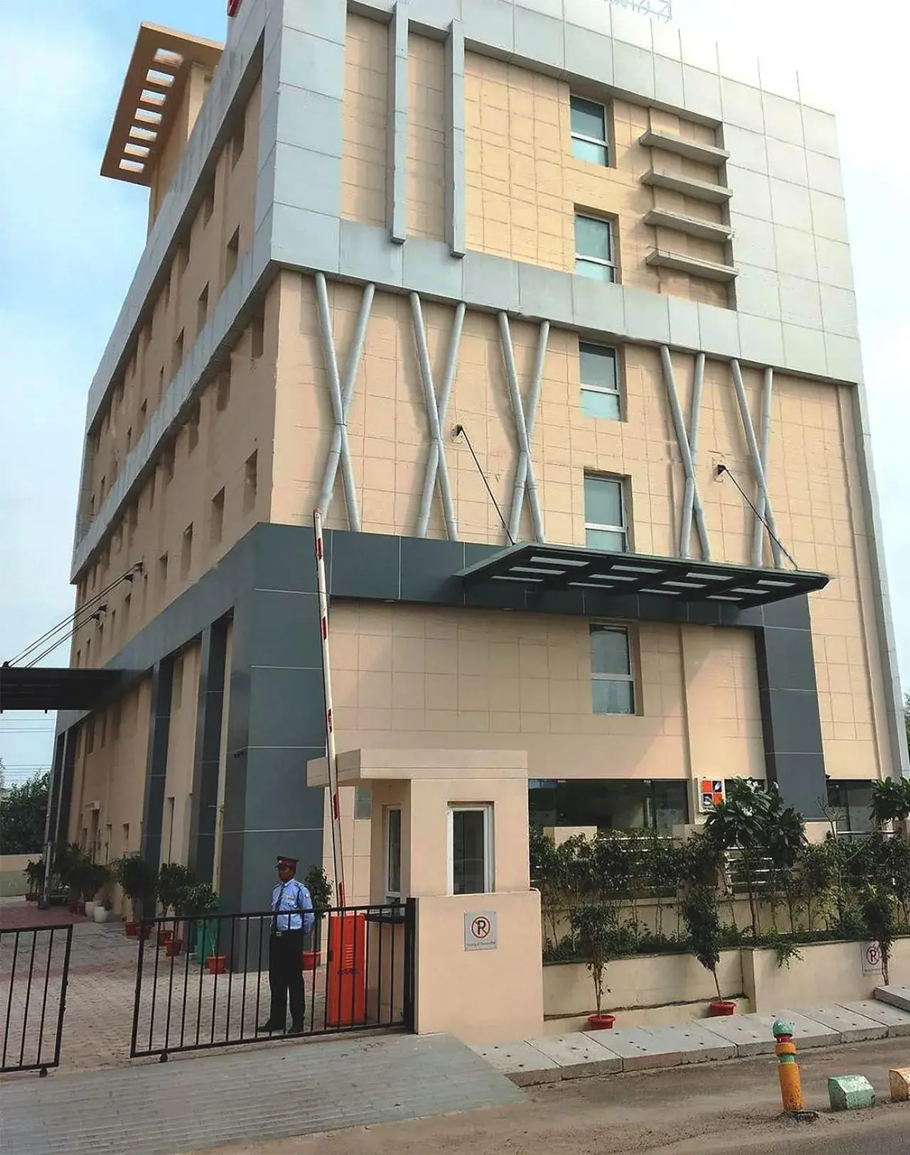 Facade/entrance, Property Building in Ginger Hotel Lucknow