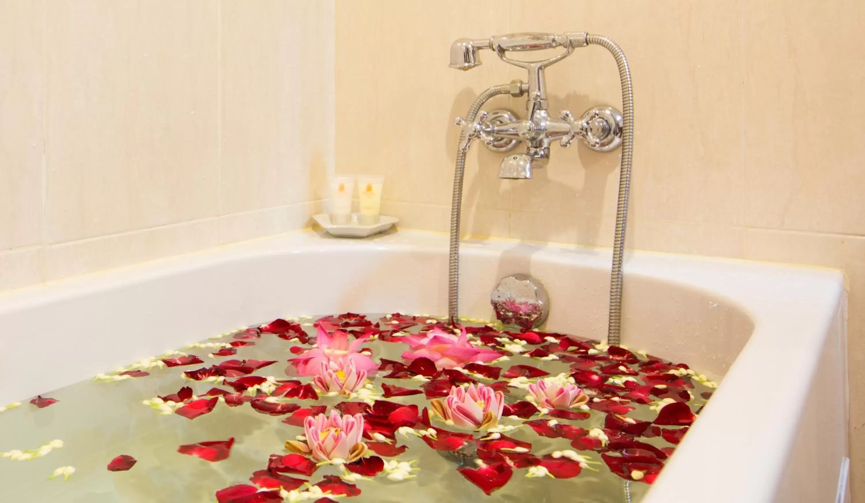 Bathroom in Steung Siemreap Hotel