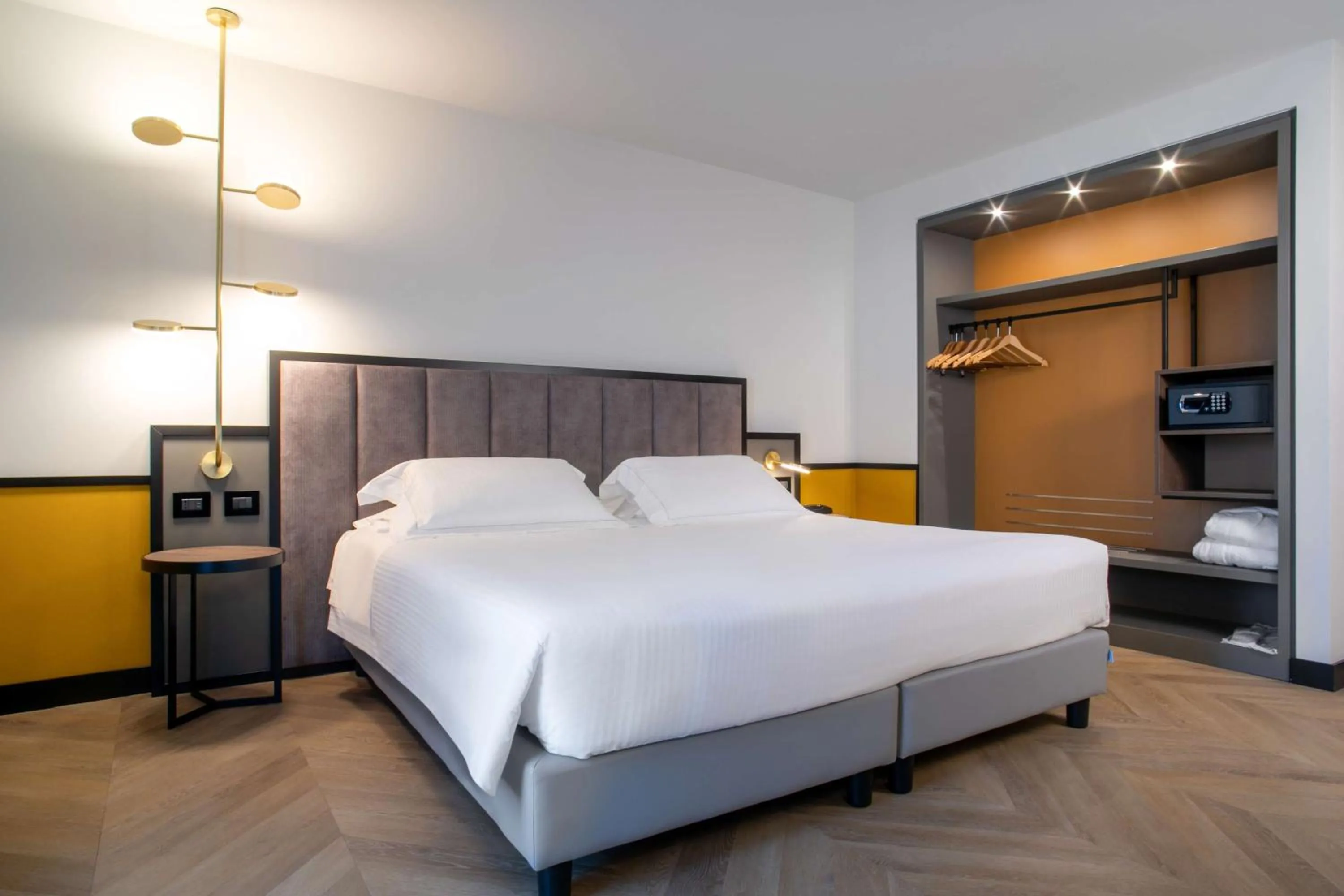 Photo of the whole room, Bed in Hotel Cappello D'Oro, BW Signature Collection