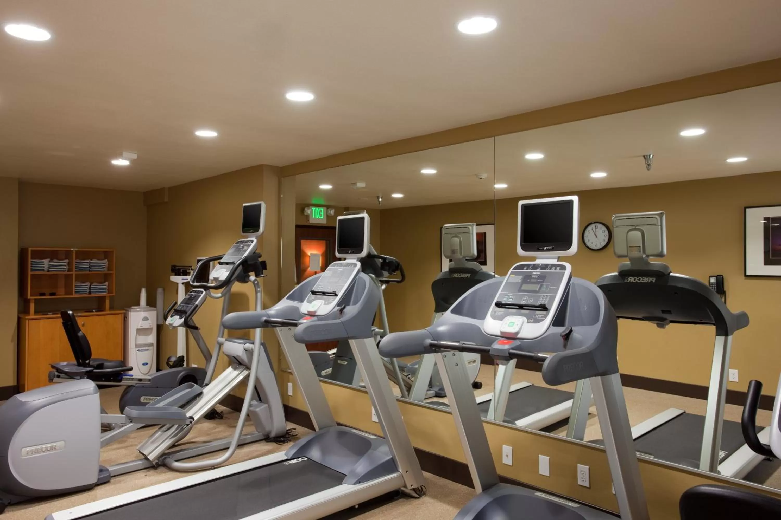 Fitness centre/facilities in Holiday Inn Express San Clemente N – Beach Area by IHG