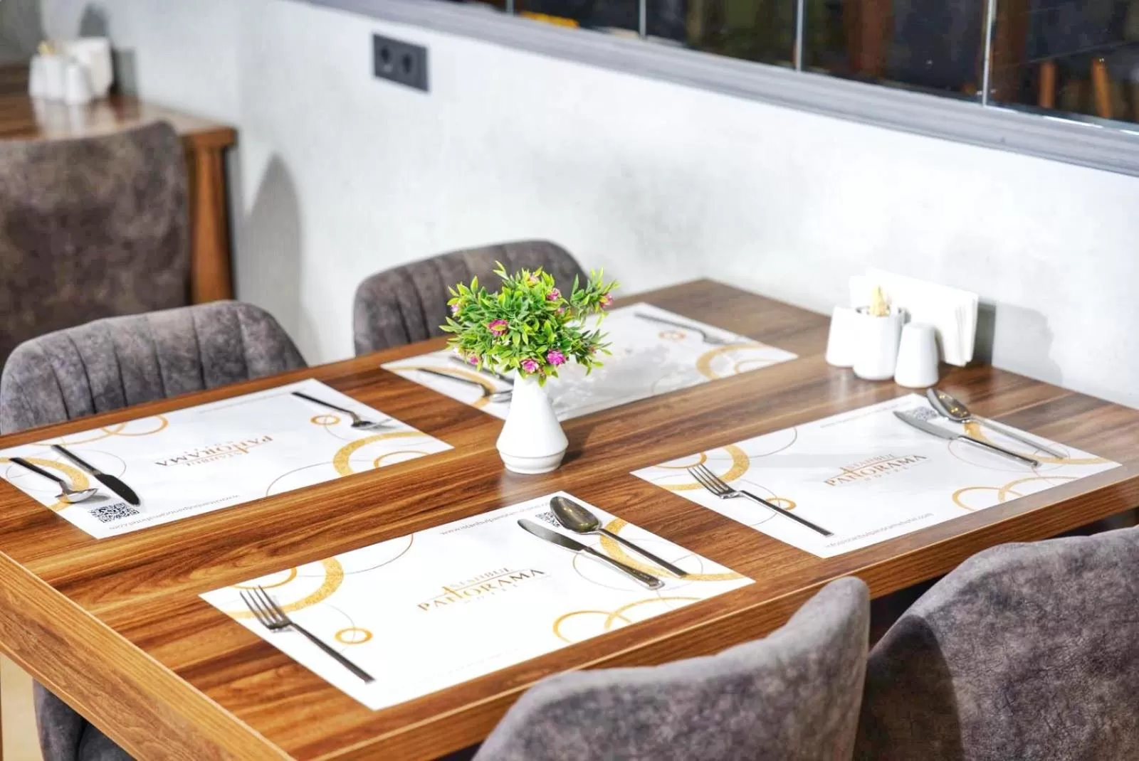 Dining area in Istanbul Panorama Hotel