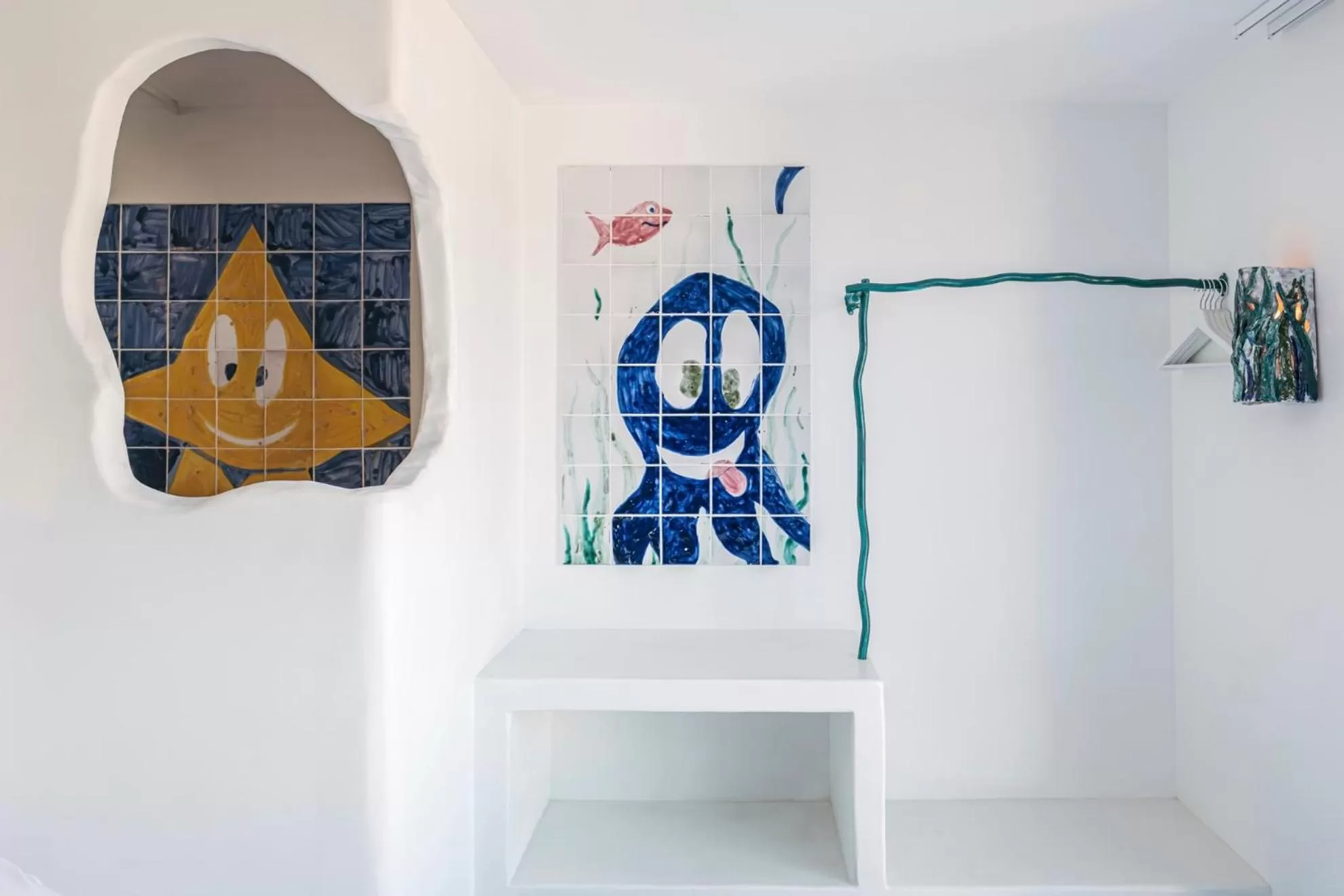 Decorative detail in Hôtel La Reine Jane