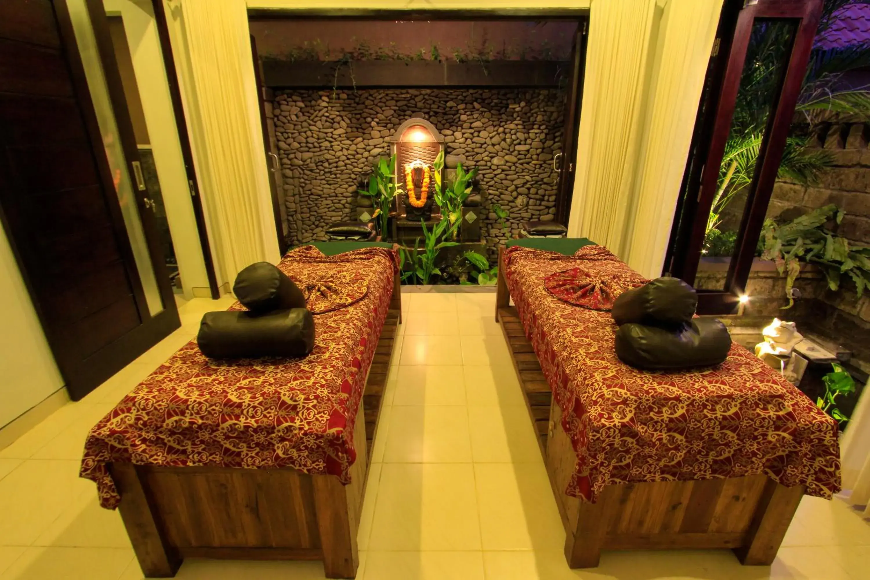 Massage in Griya Shanti Villas & Spa