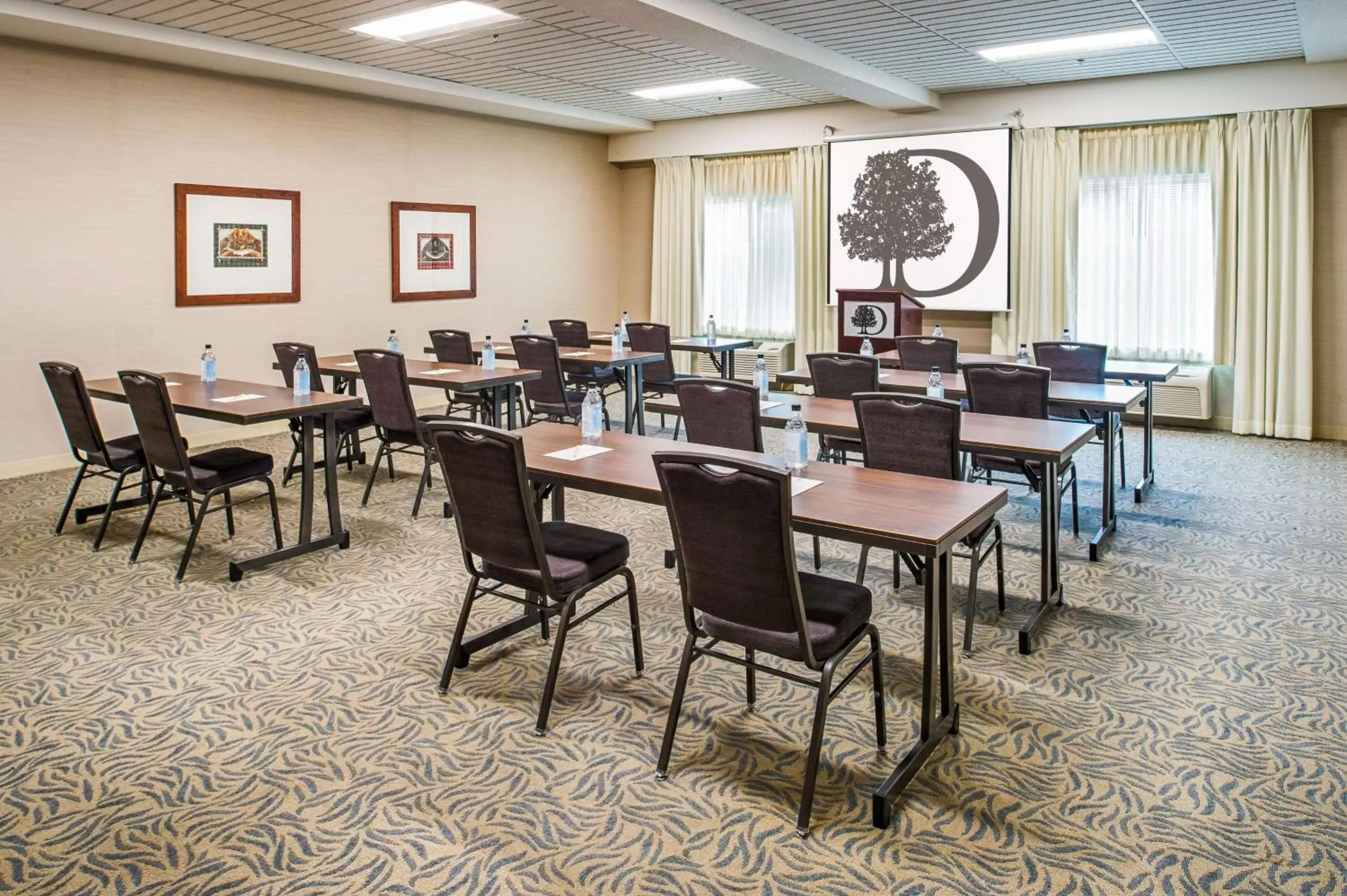 Meeting/conference room, Restaurant/Places to Eat in DoubleTree by Hilton Olympia